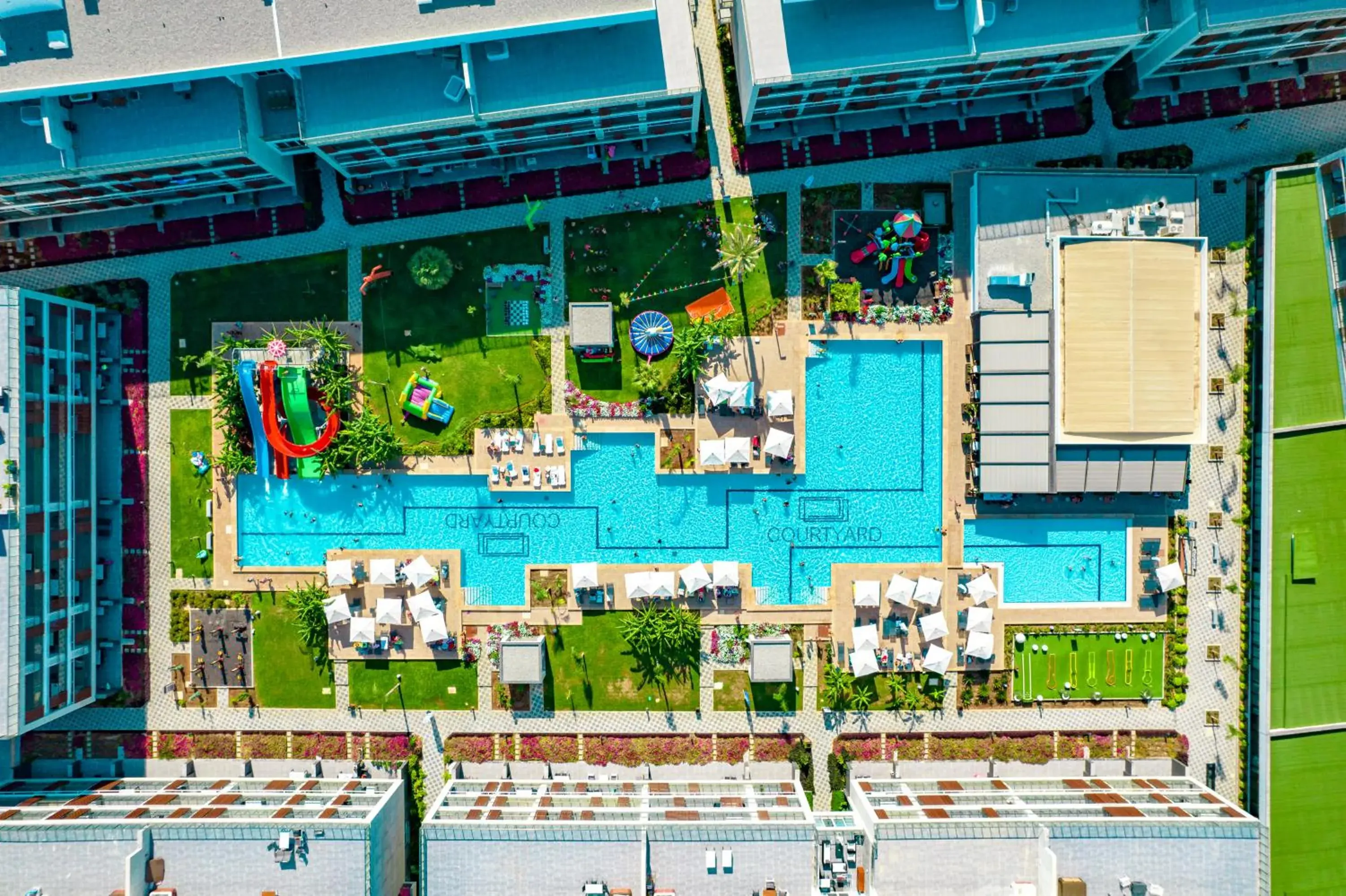 Bird's eye view in Courtyard Long Beach Holiday Resort Bird's eye view in Courtyard Long Beach Holiday Resort