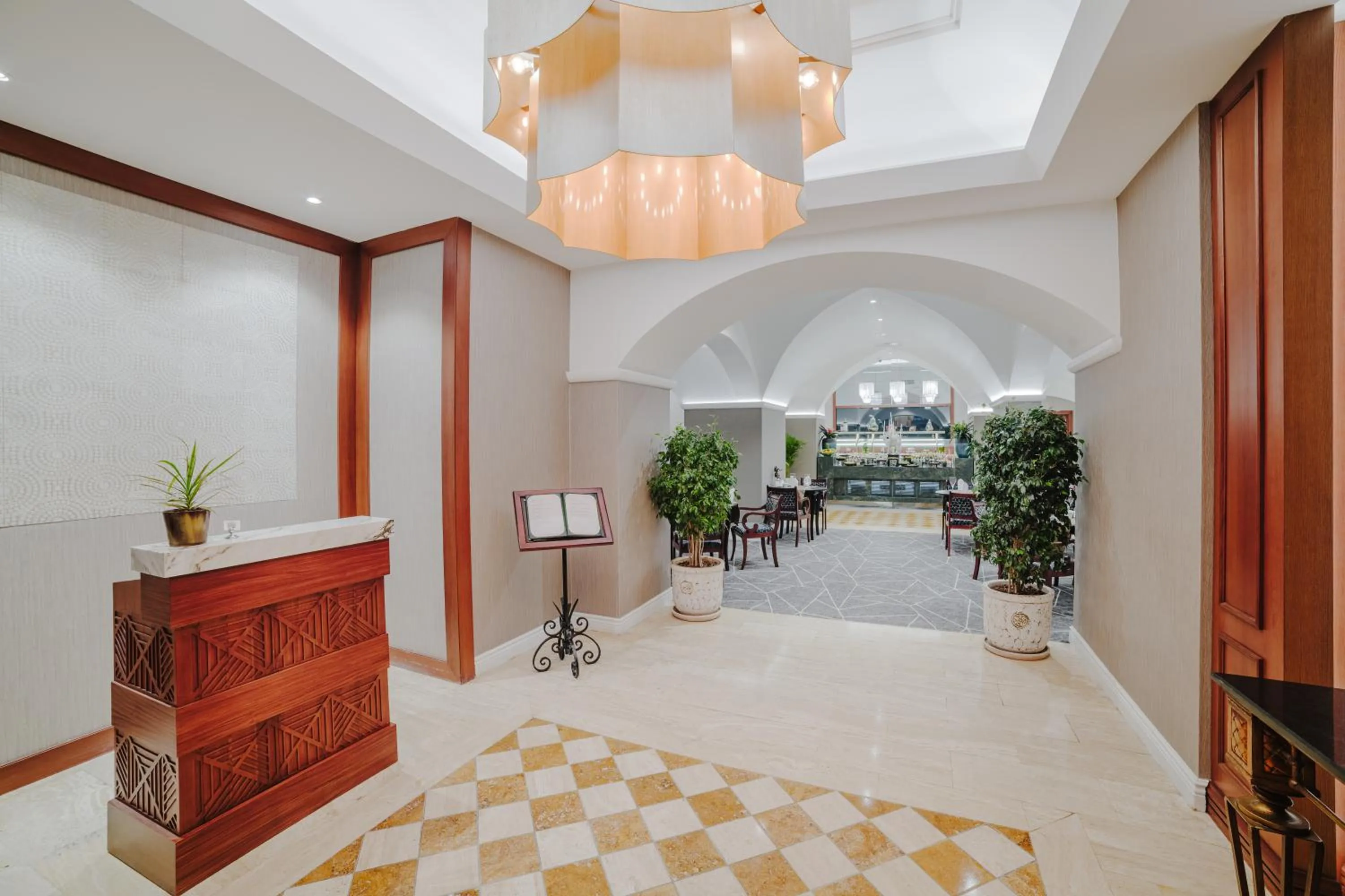 Restaurant/places to eat in The Arkin Colony Hotel