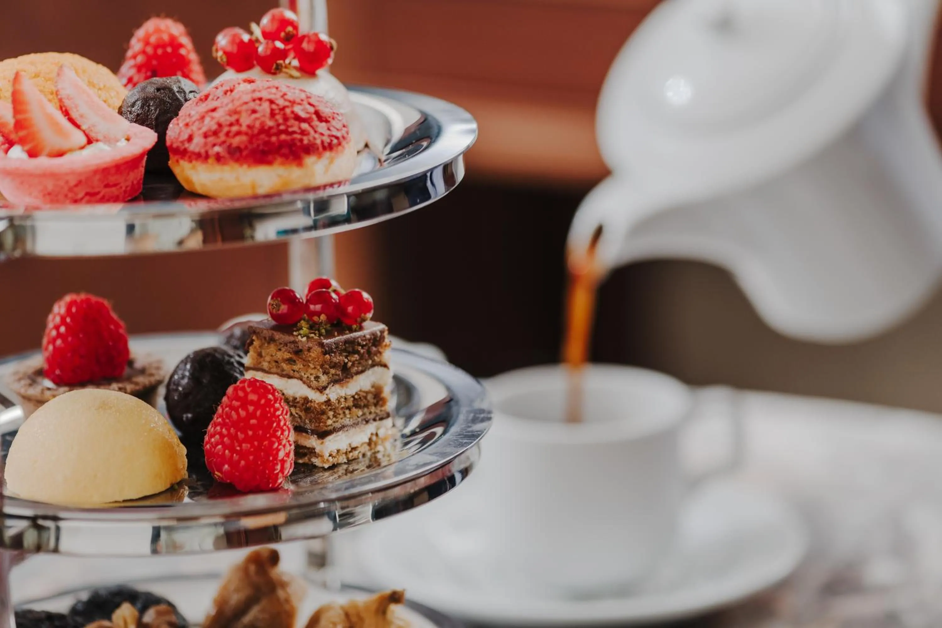 Restaurant/places to eat in The Arkin Colony Hotel