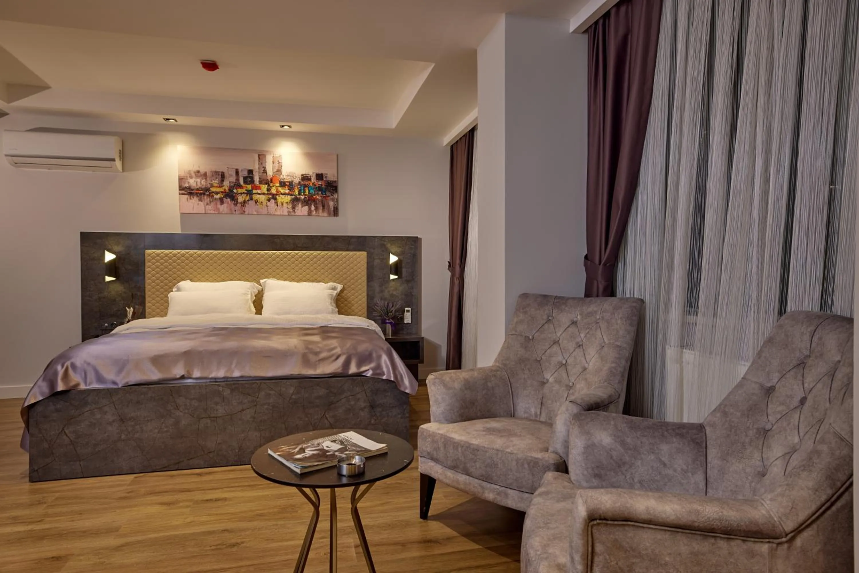 Seating area, Bed in The Bold Hotel