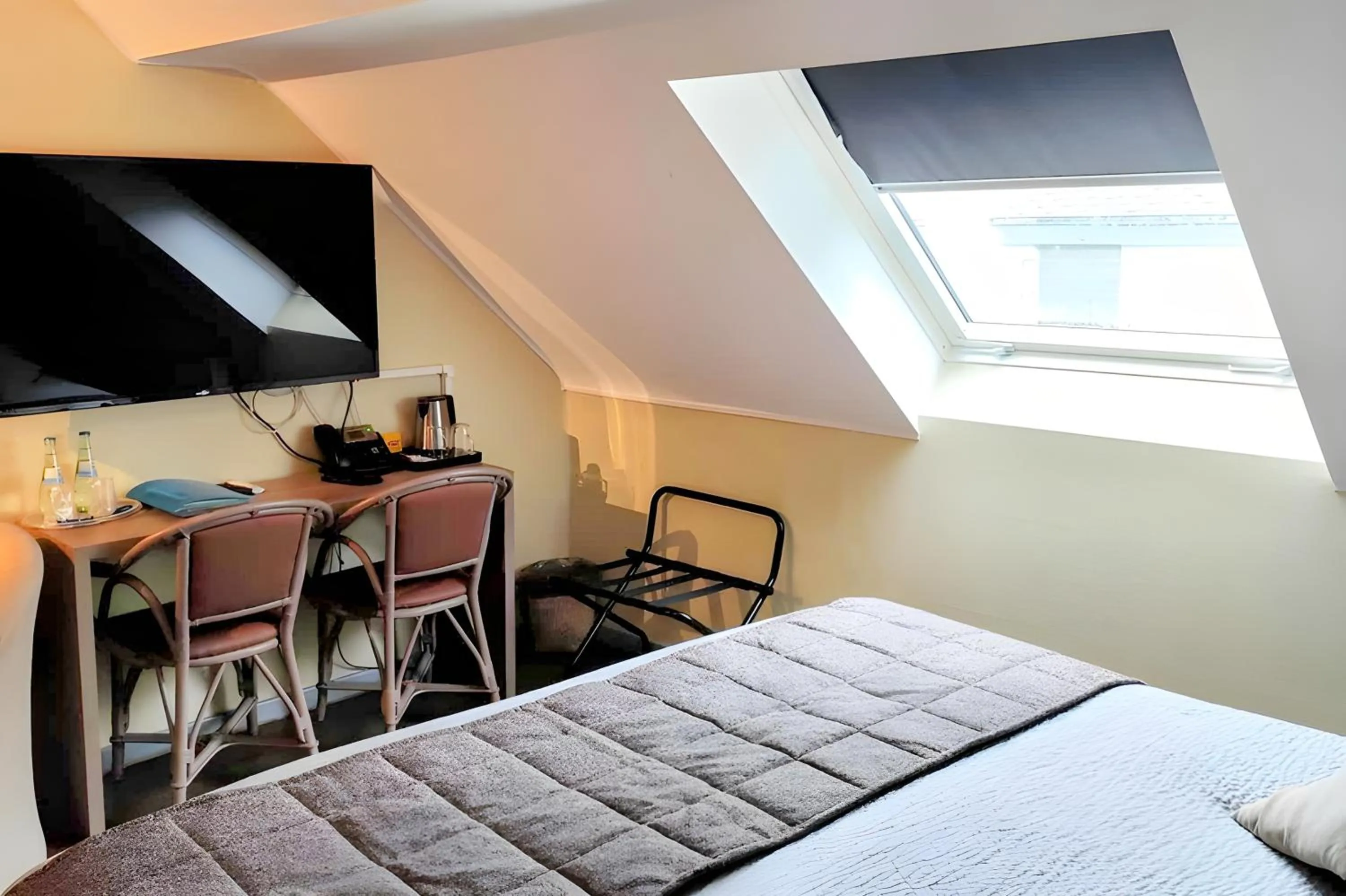 Bed in Hotel des Postes