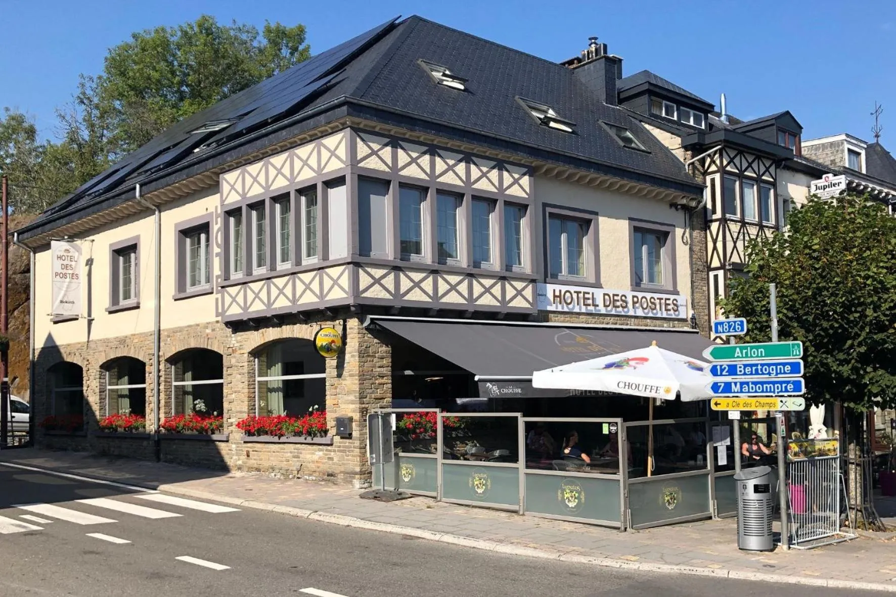 Property building in Hotel des Postes