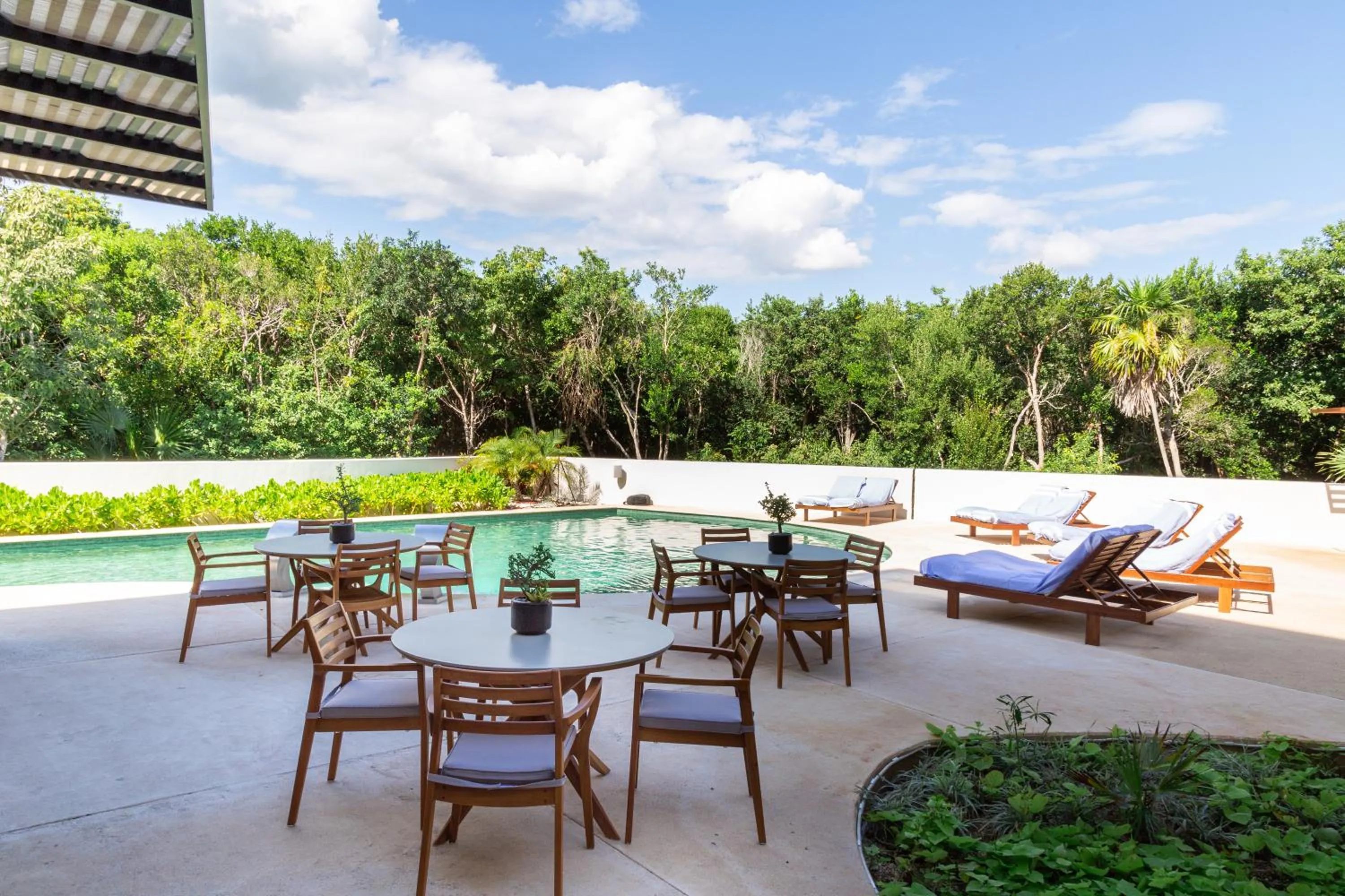 Seating area in Fabulous & Exclusive Apartments With Sea View Pool BBQ Garden