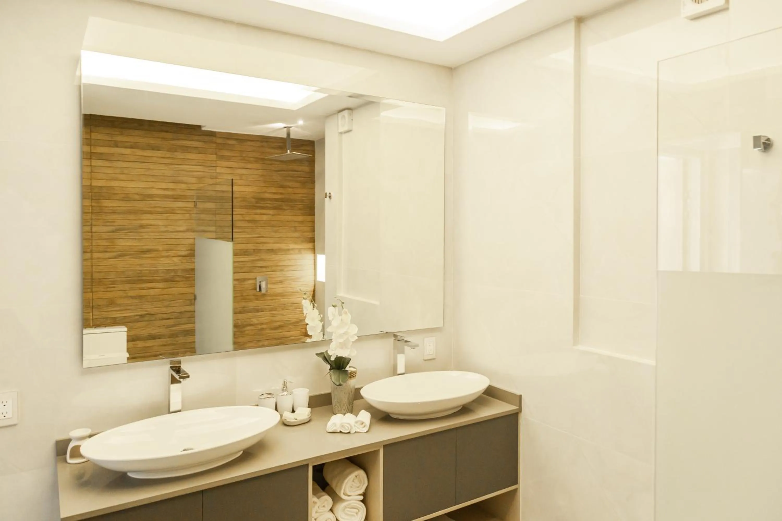 Shower in Fabulous & Exclusive Apartments With Sea View Pool BBQ Garden