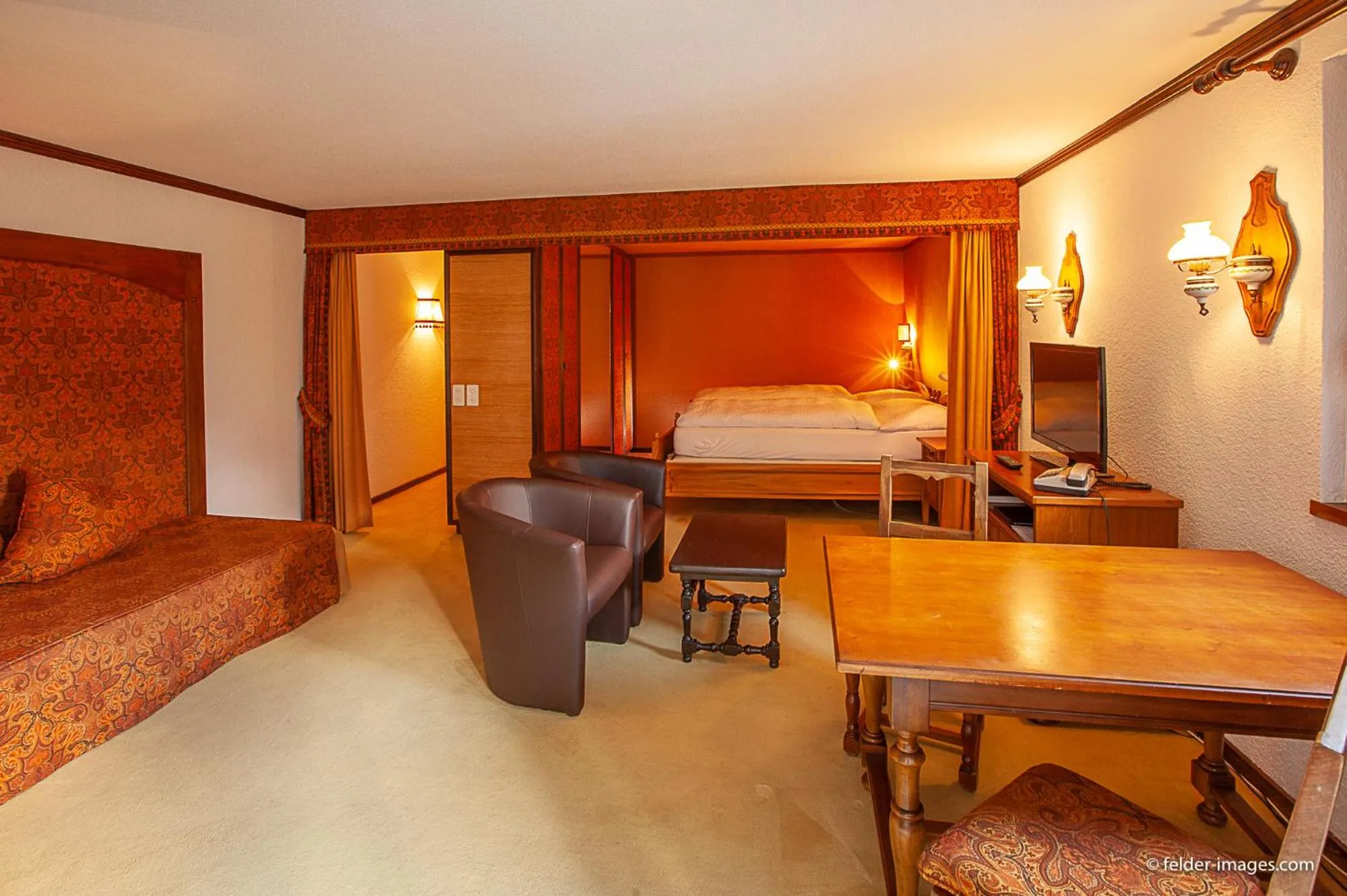 Photo of the whole room, Bed in Hotel Astoria