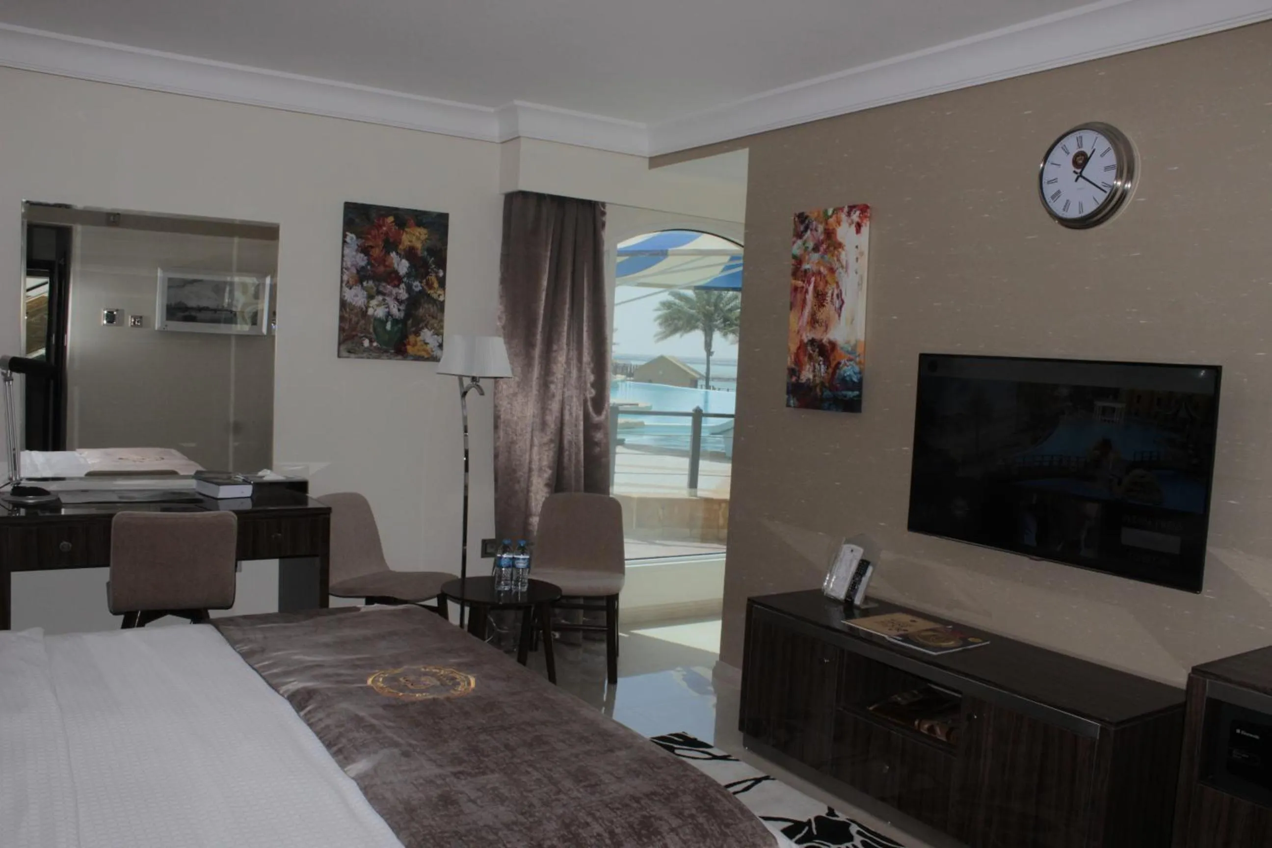 Photo of the whole room, Bed in Tio Sea Resort