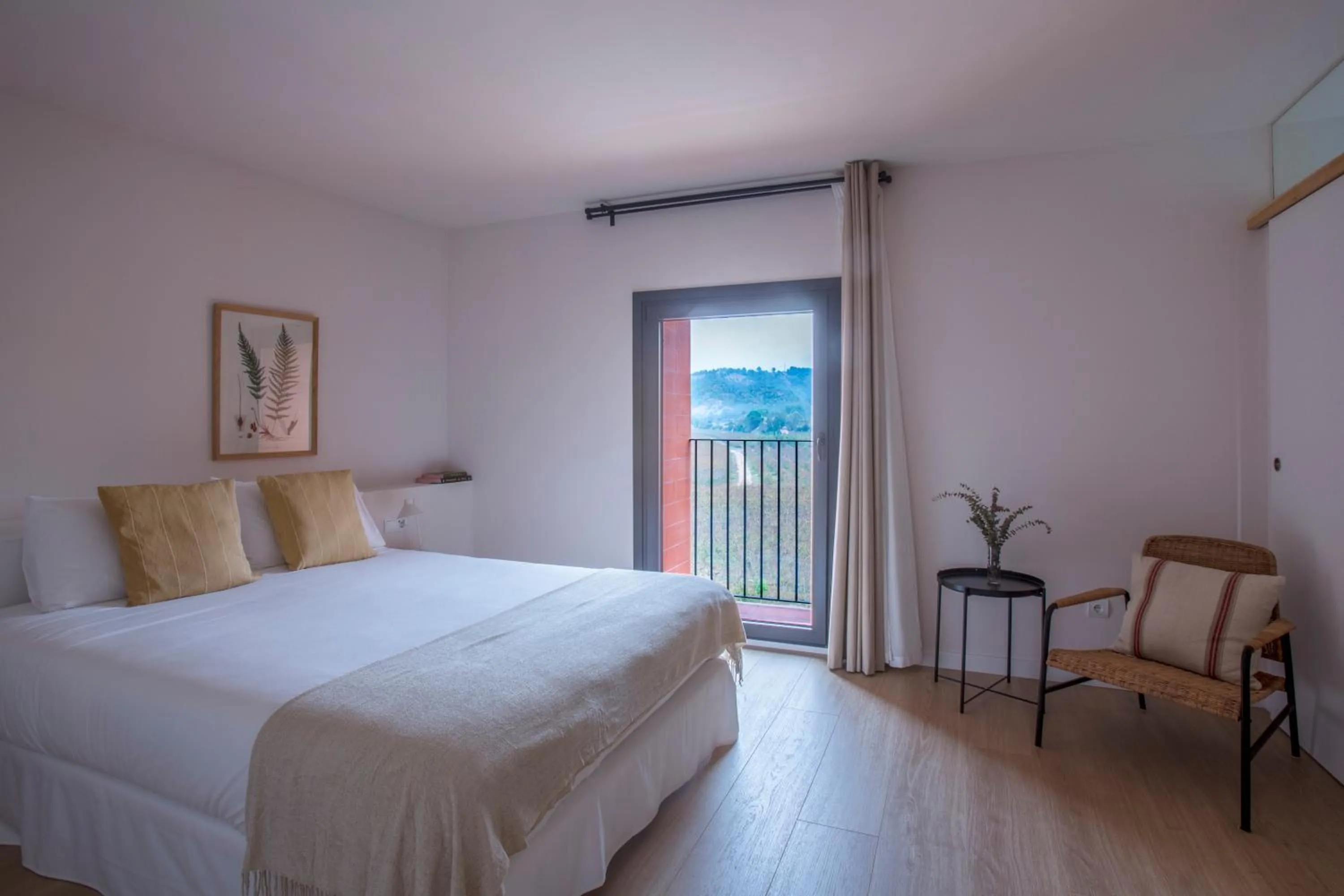 Photo of the whole room, Bed in Hotel Rural Mas de l'Illa