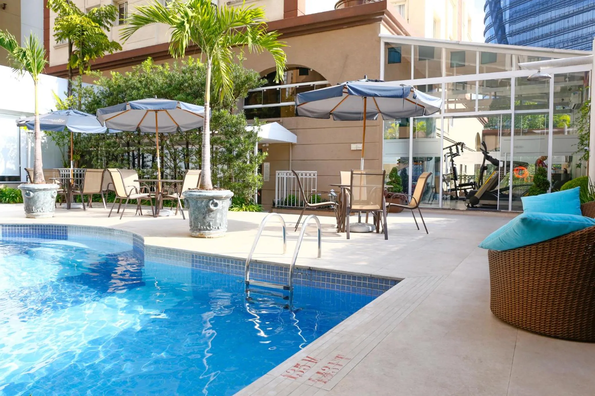 Swimming pool in Lindo Flat REFORMADO no coração da Vila Olimpia