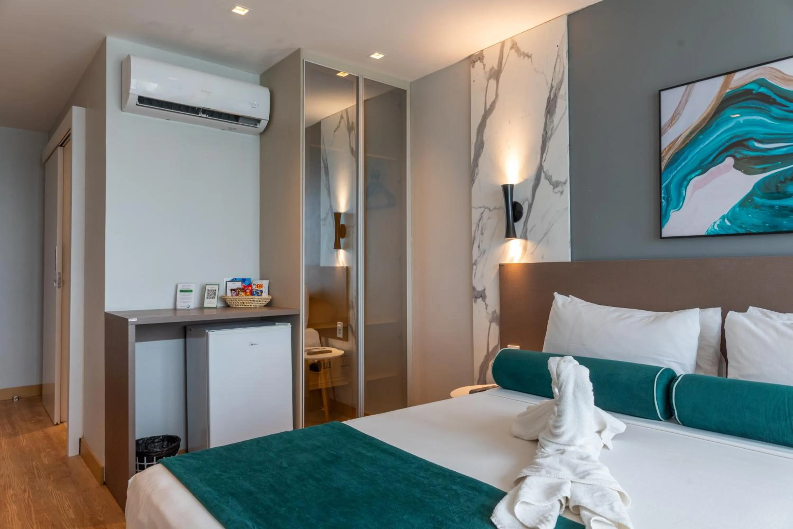 minibar, Bed in Hotel Água de Coco