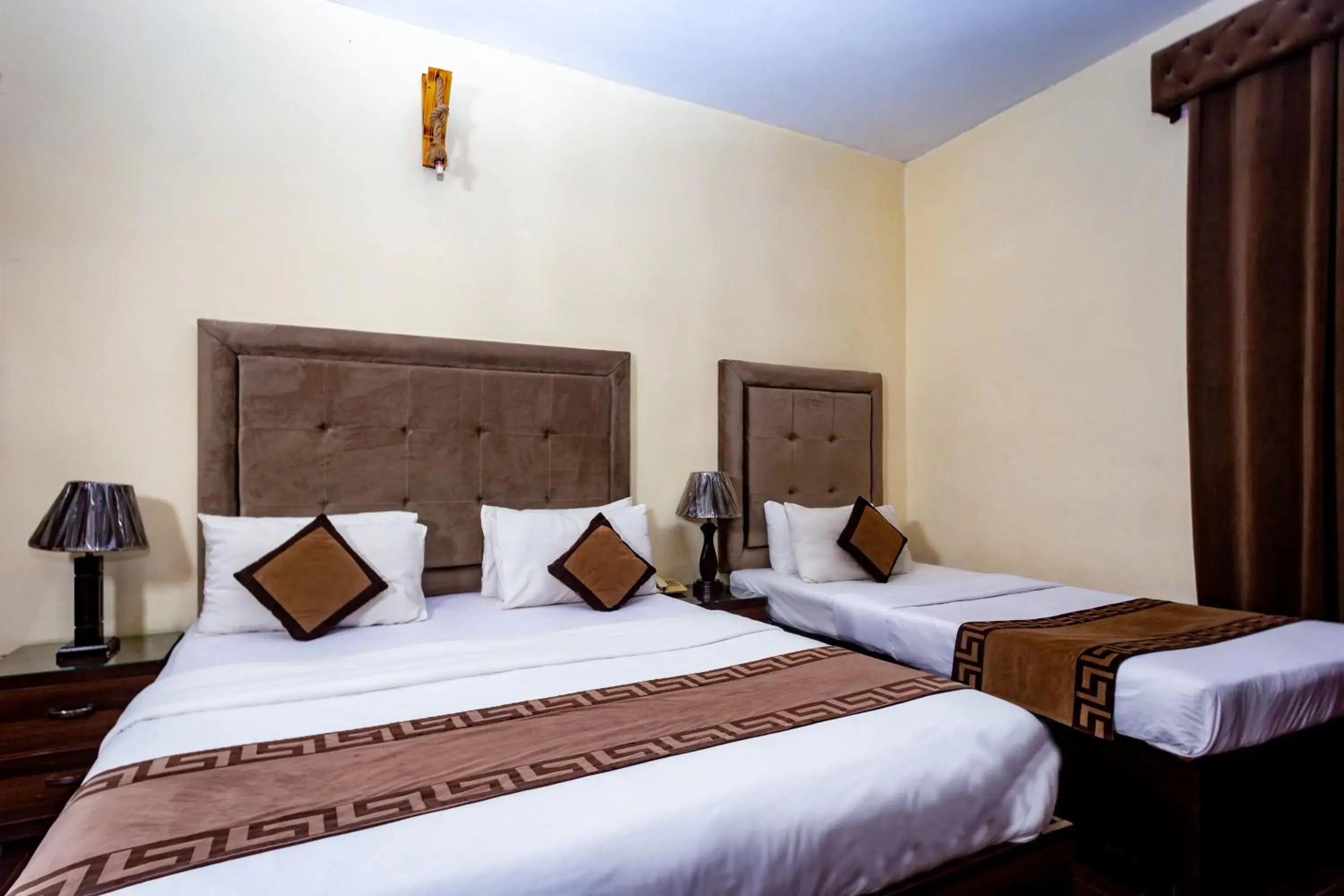 Bedroom, Bed in Rose Palace Hotel, Liberty Bedroom, Bed in Rose Palace Hotel, Liberty