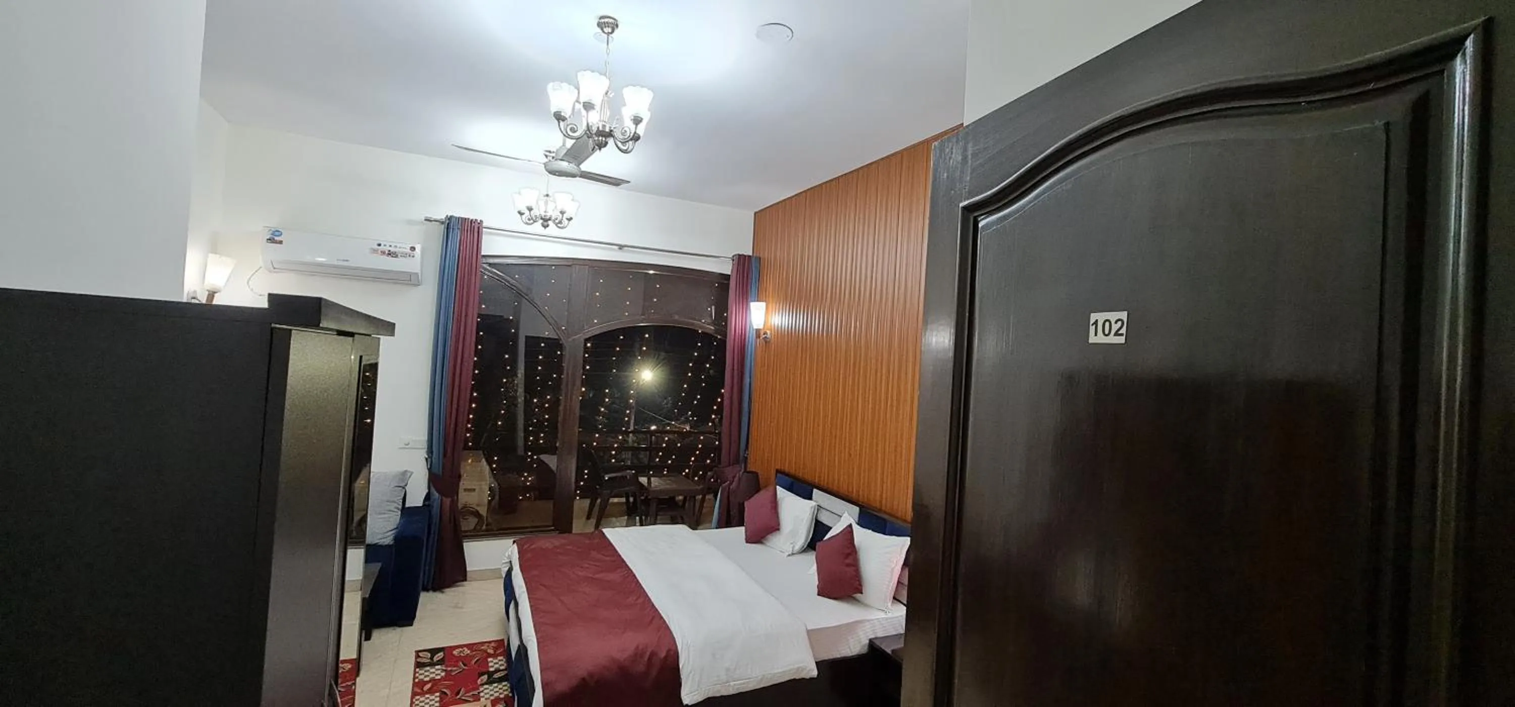 Bed in Nook Inn & Suites - MG ROAD METRO