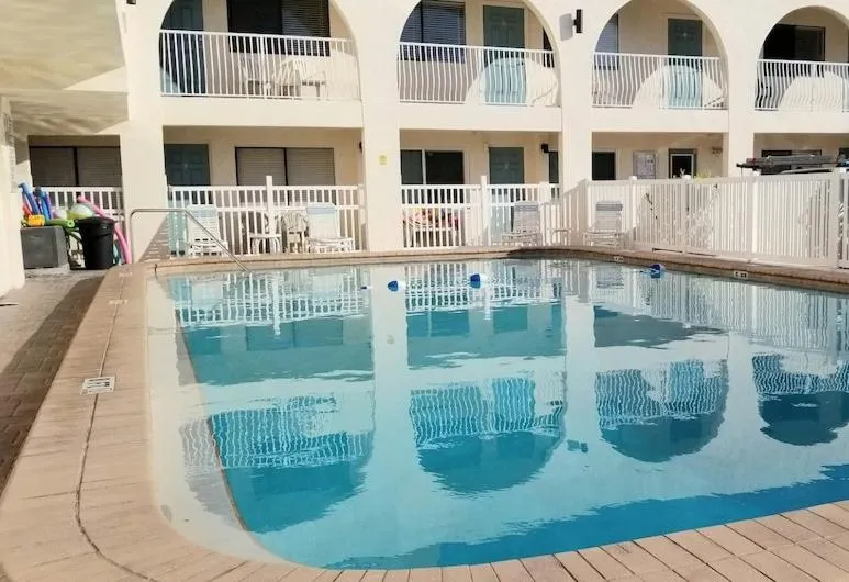 Swimming pool in Welcome to the best beach anywhere