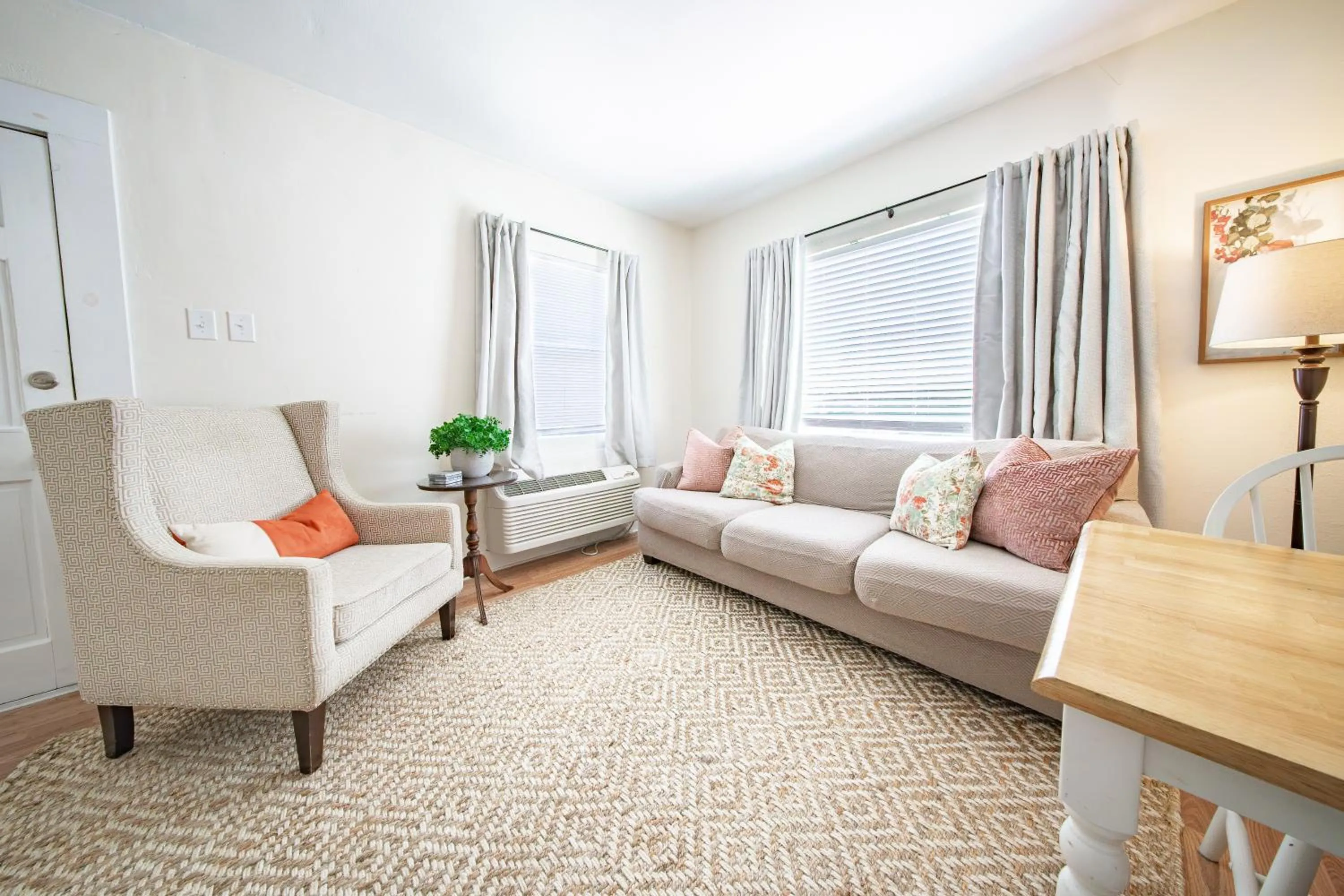 The Flats on Florida St - Super Comfy 2-Bedroom Apartments