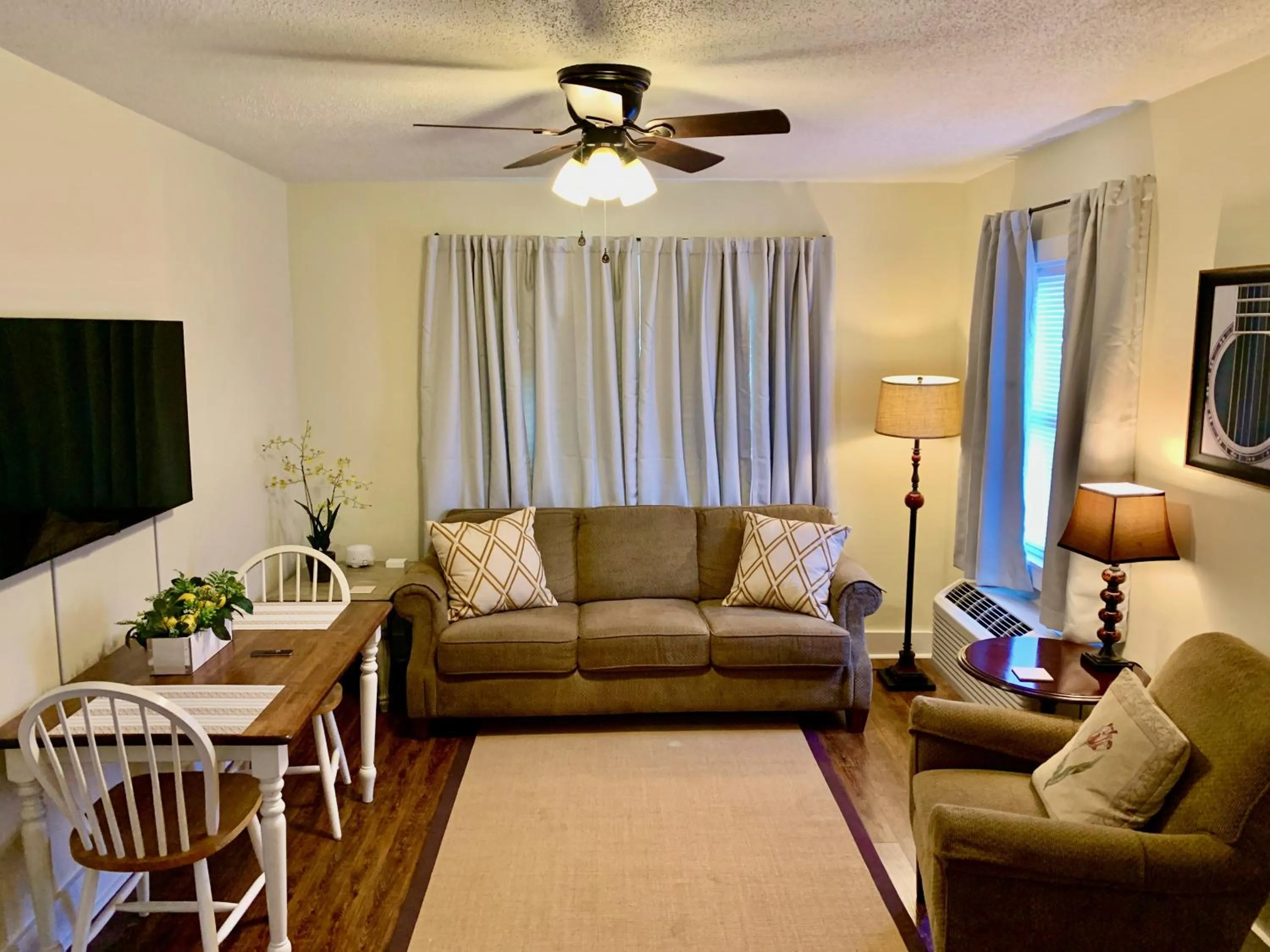 The Flats on Florida St - Super Comfy 2-Bedroom Apartments