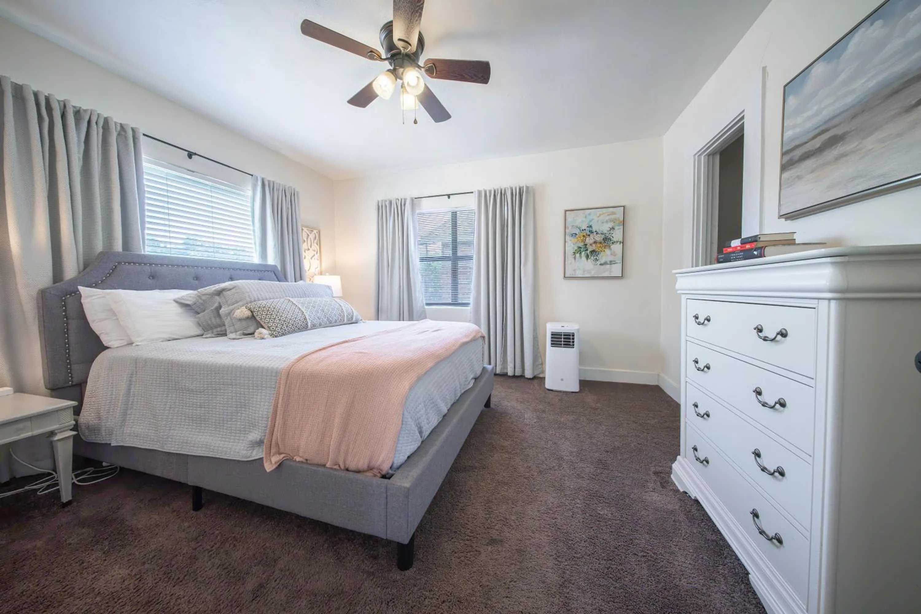 Bed in The Flats on Florida St - Super Comfy 2-Bedroom Apartments