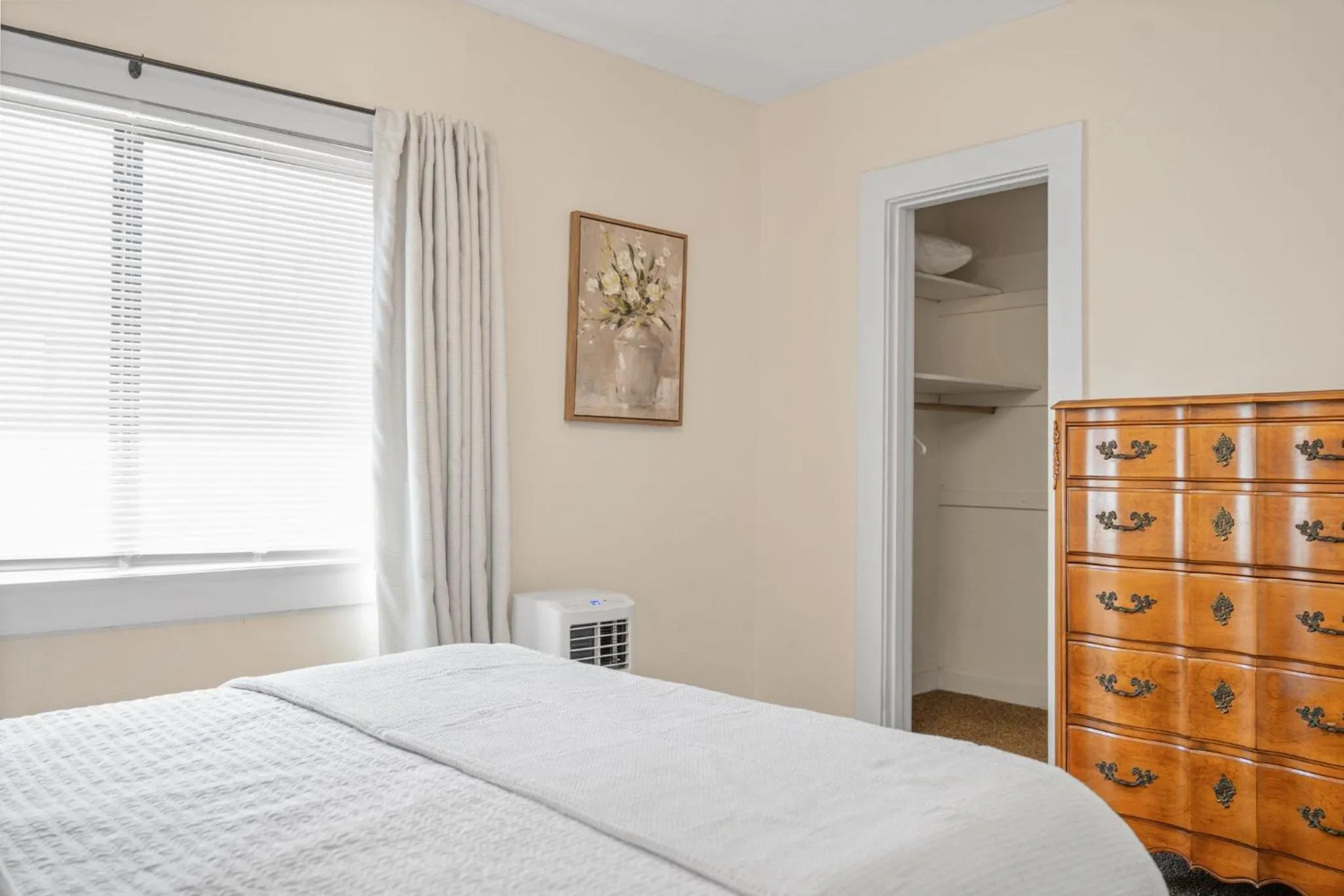 Bedroom, Bed in The Flats on Florida St - Super Comfy 2-Bedroom Apartments