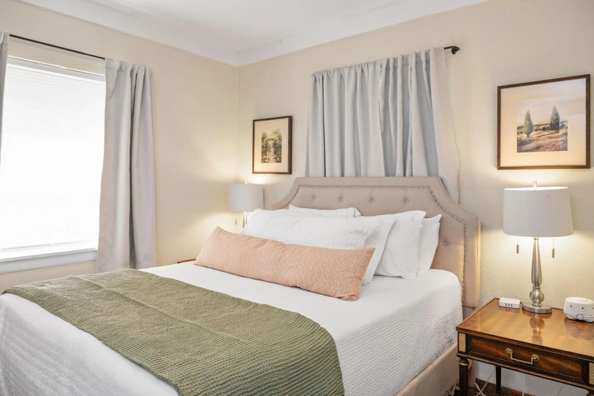 Bedroom, Bed in The Flats on Florida St - Super Comfy 2-Bedroom Apartments