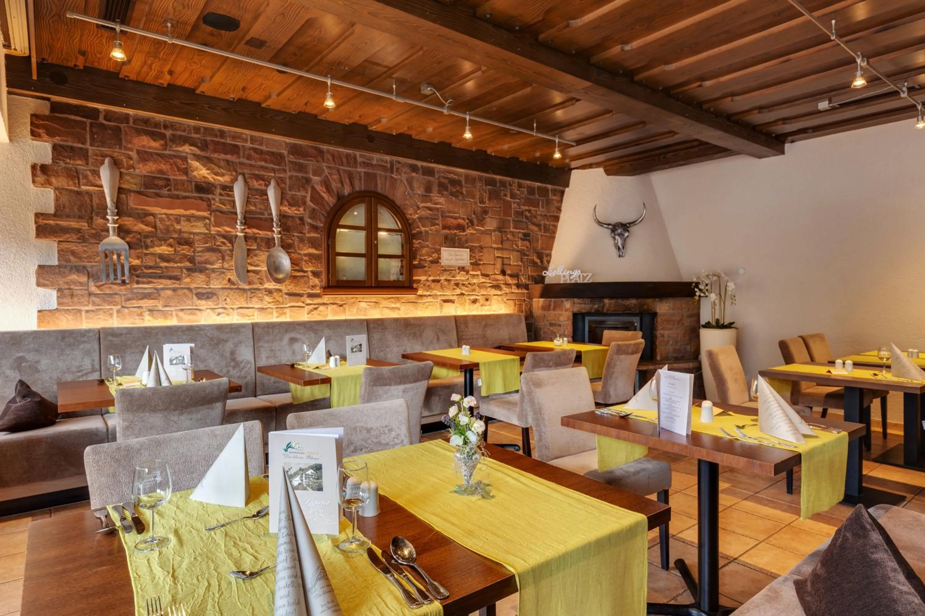 Restaurant/places to eat in Hotel Die Kleine Blume