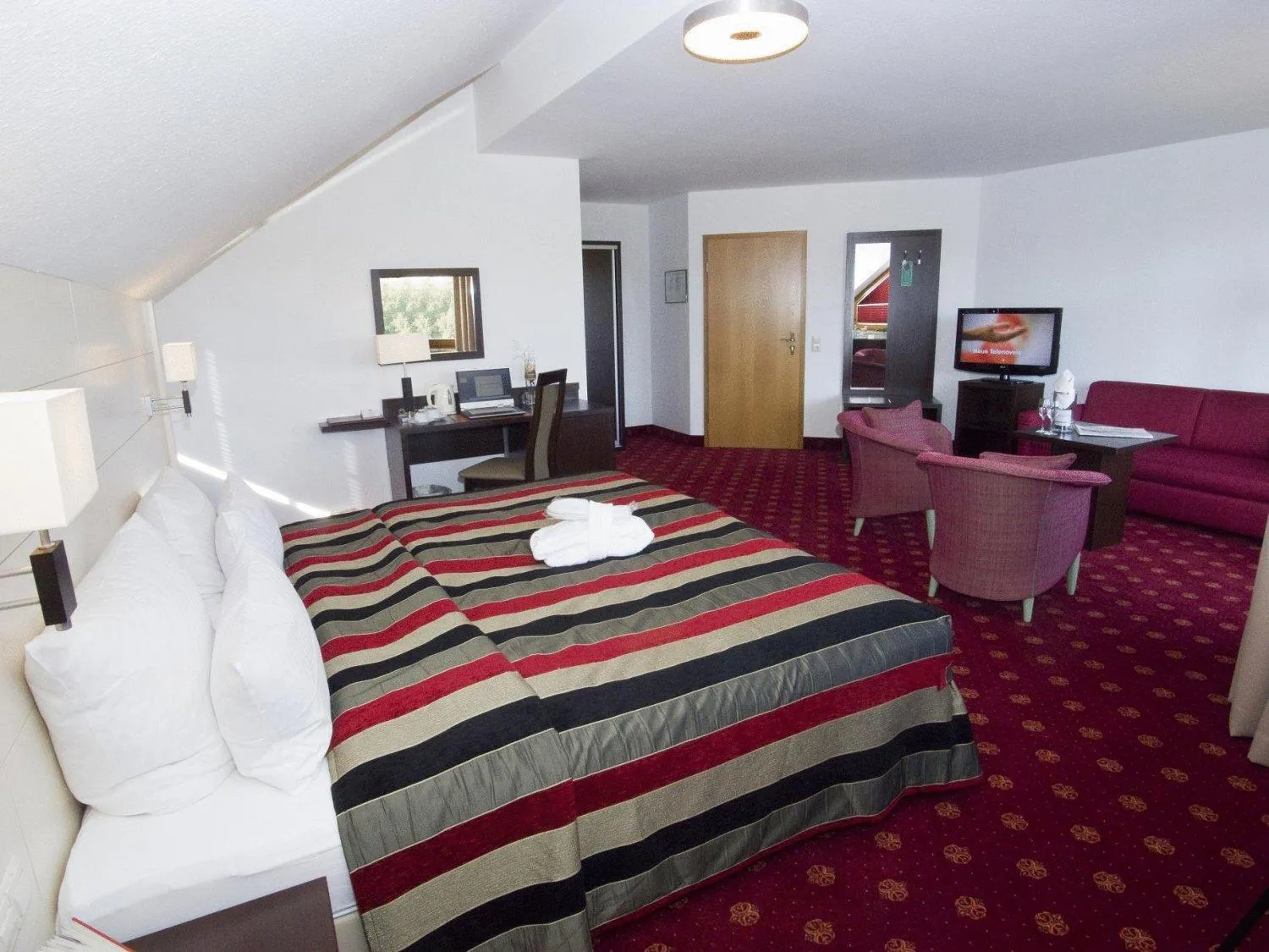 Photo of the whole room, Bed in Hotel Empfinger Hof, Sure Hotel Collection by Best Western