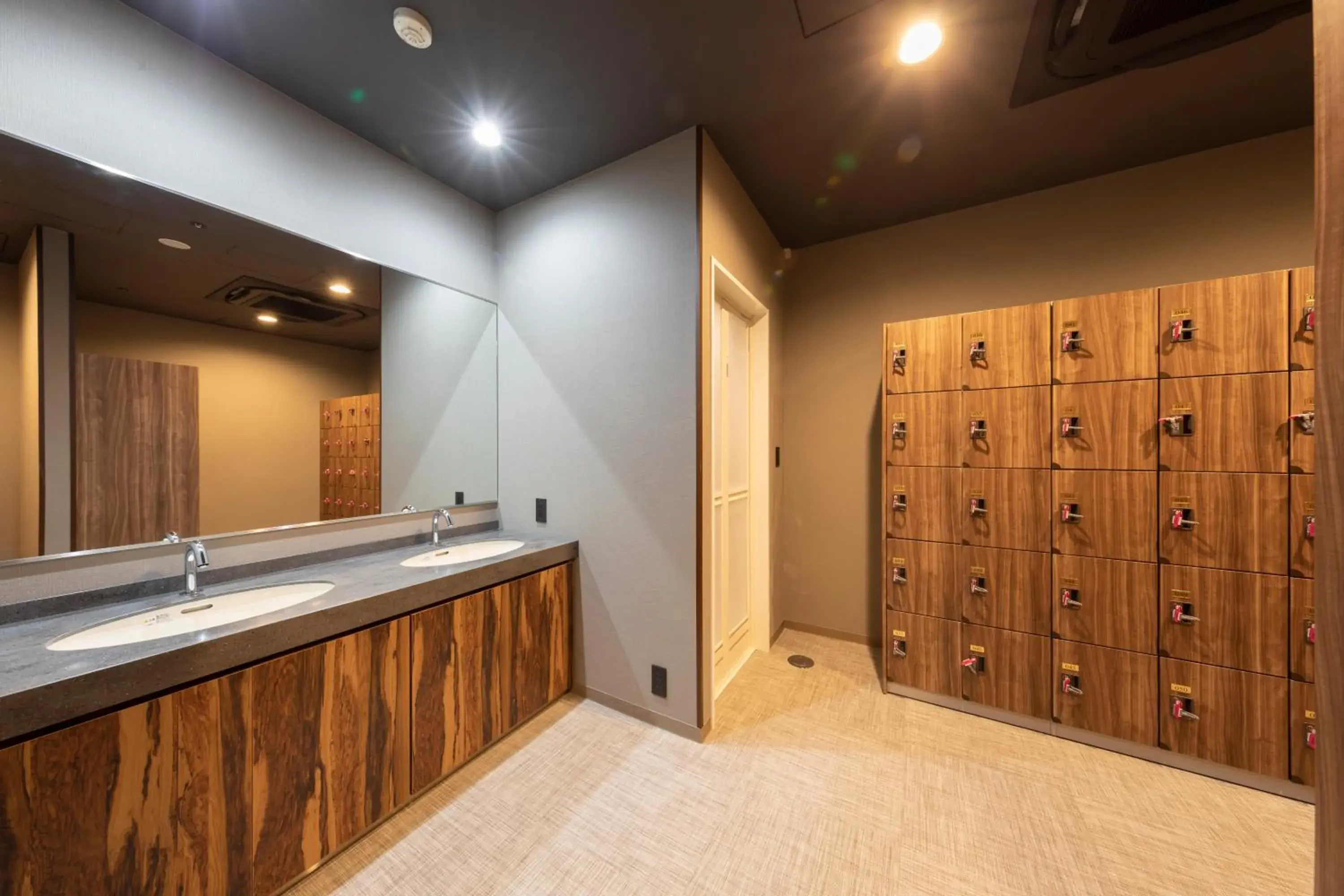 Swimming pool in Hewitt Resort Naha Swimming pool in Hewitt Resort Naha