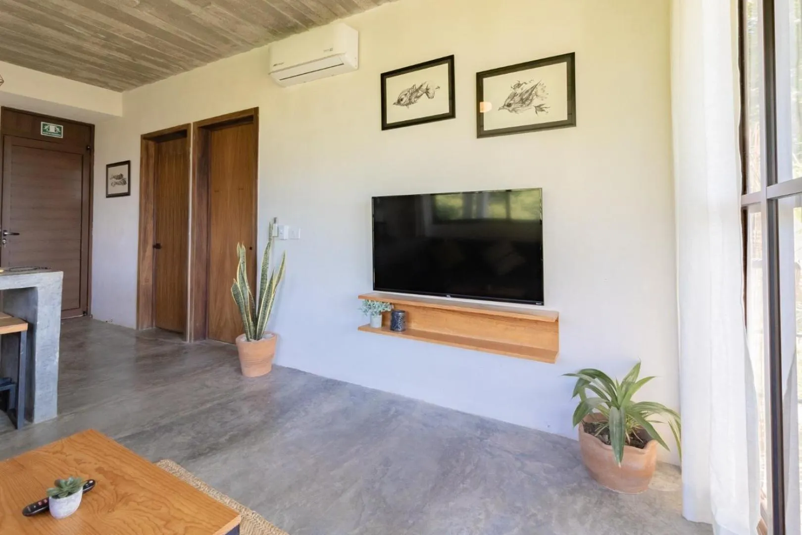 TV and multimedia in Casa Mauna Boutique Hotel