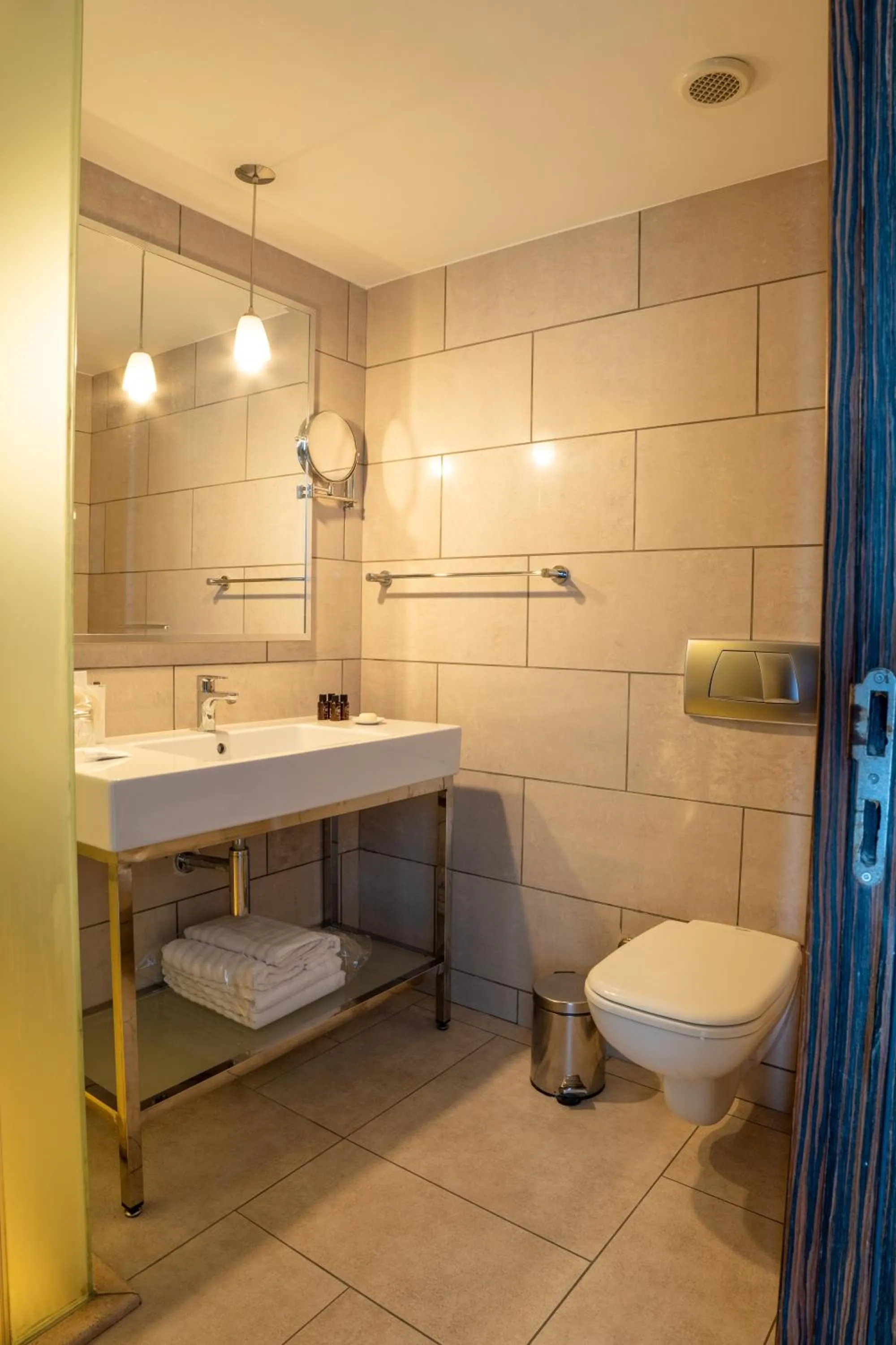 Bathroom in Arkin Palm Beach Hotel