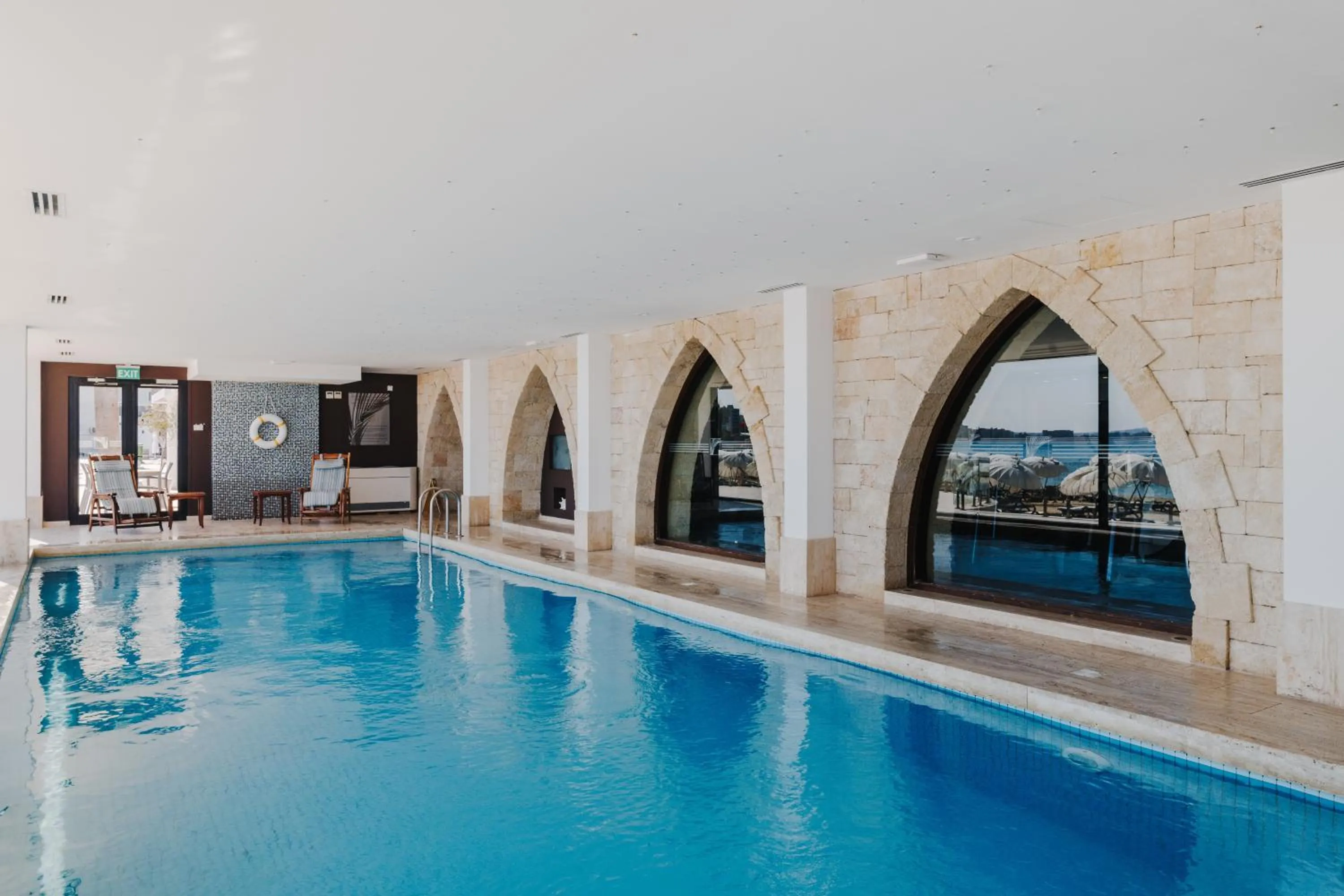 Swimming pool in Arkin Palm Beach Hotel