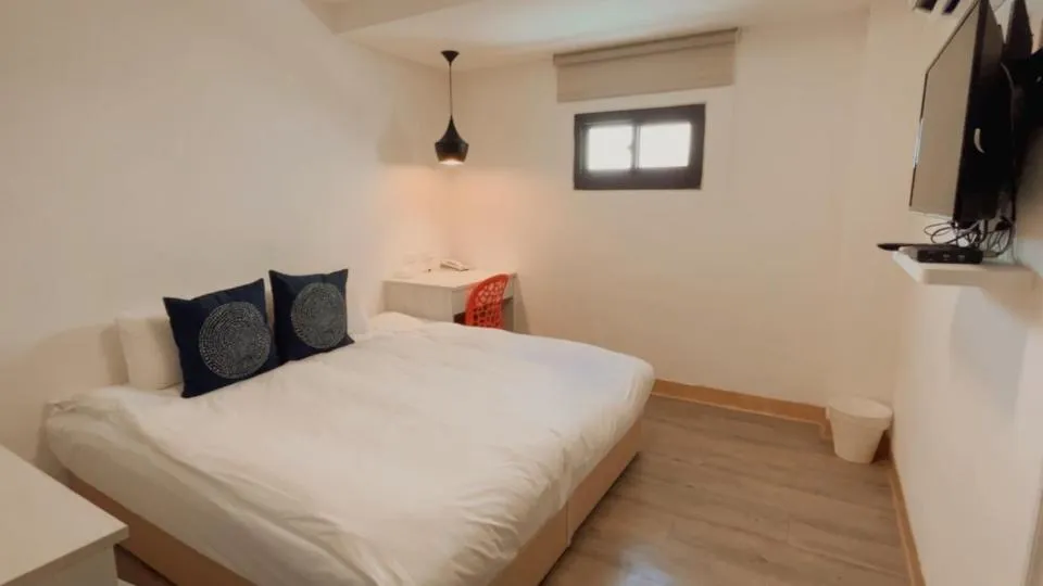 Bed in Hotel Huru House