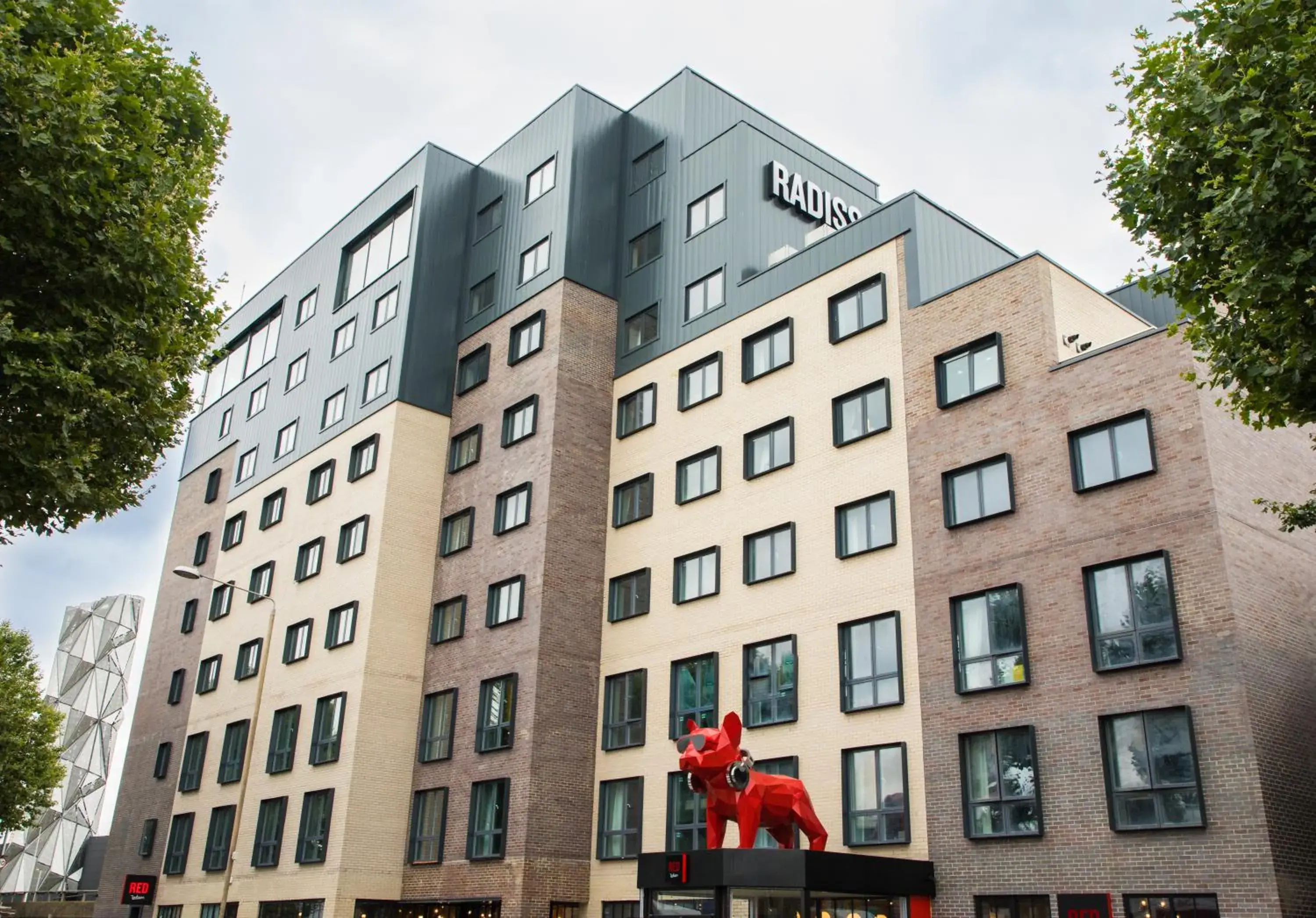 Property building in Radisson RED London Greenwich The O2 Property building in Radisson RED London Greenwich The O2