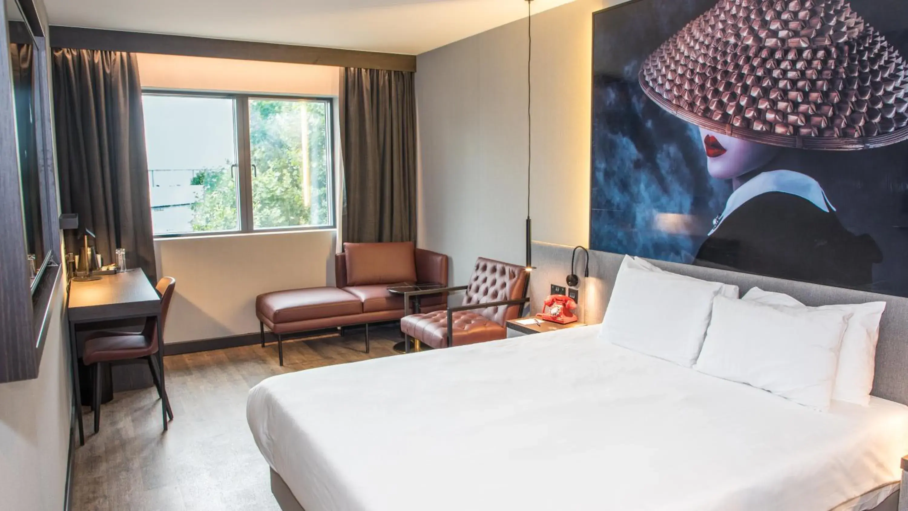 Photo of the whole room, Bed in Radisson RED London Greenwich The O2 Photo of the whole room, Bed in Radisson RED London Greenwich The O2