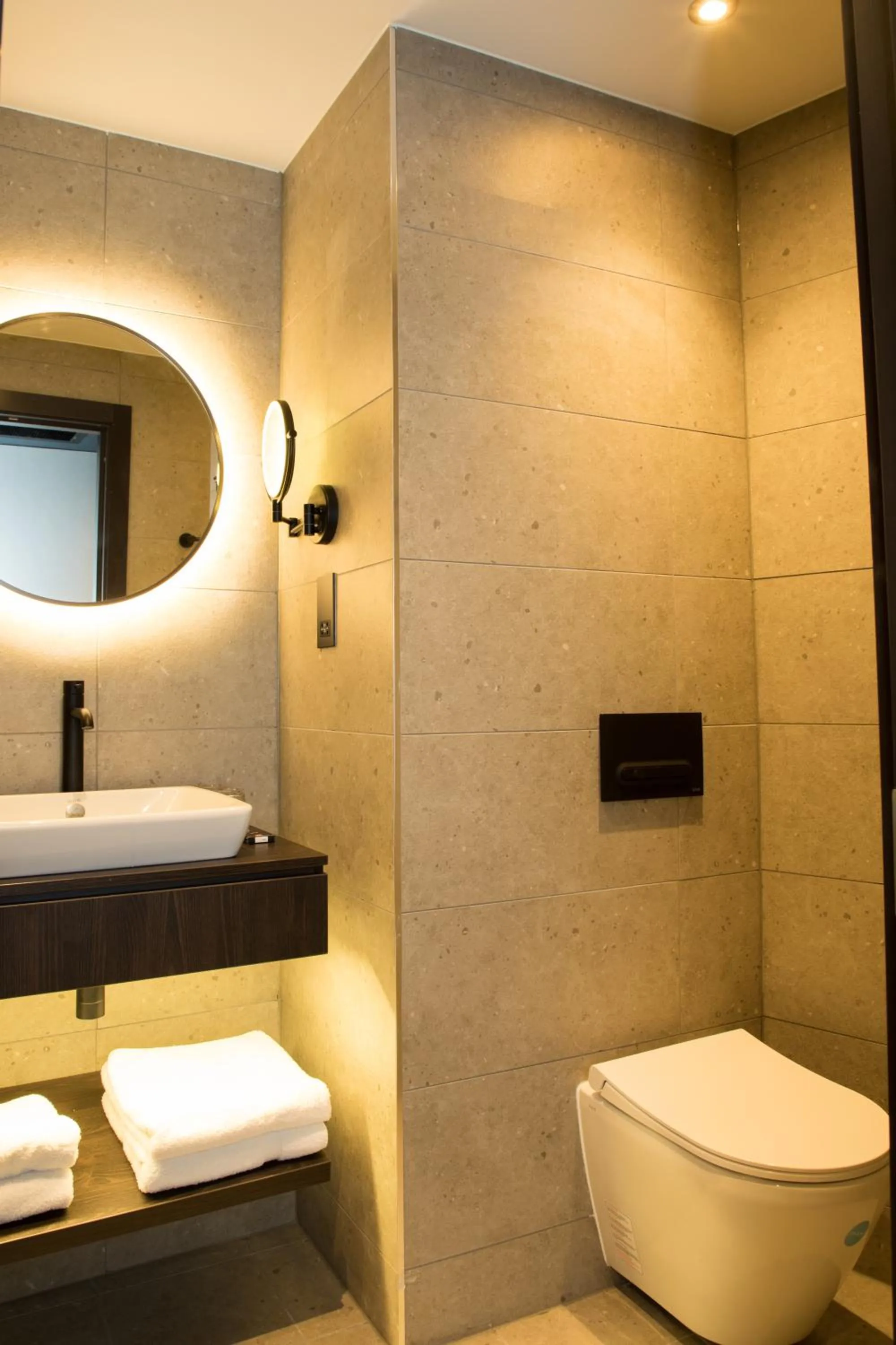 Bathroom in Radisson RED London Greenwich The O2