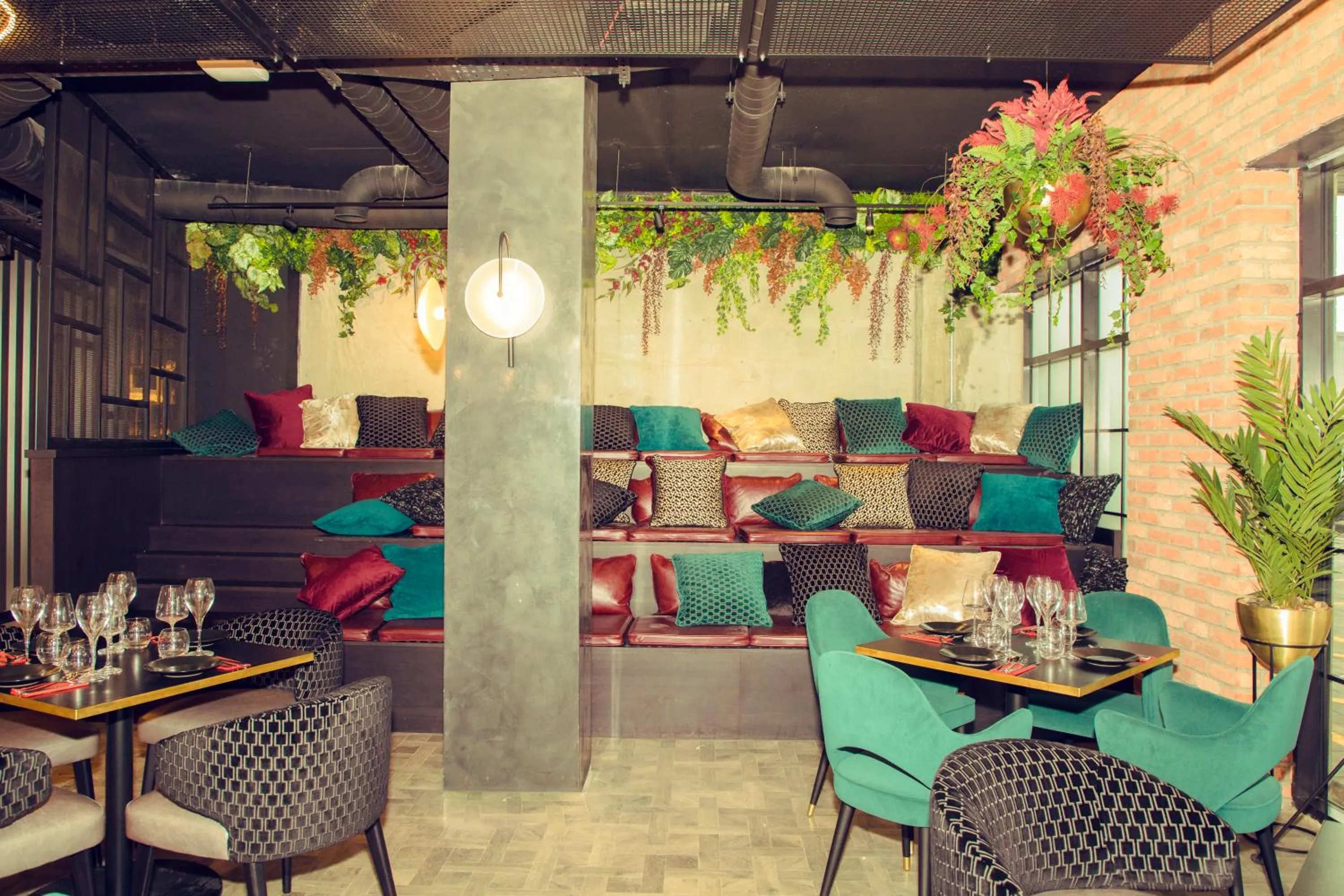 Lounge or bar in Radisson RED London Greenwich The O2