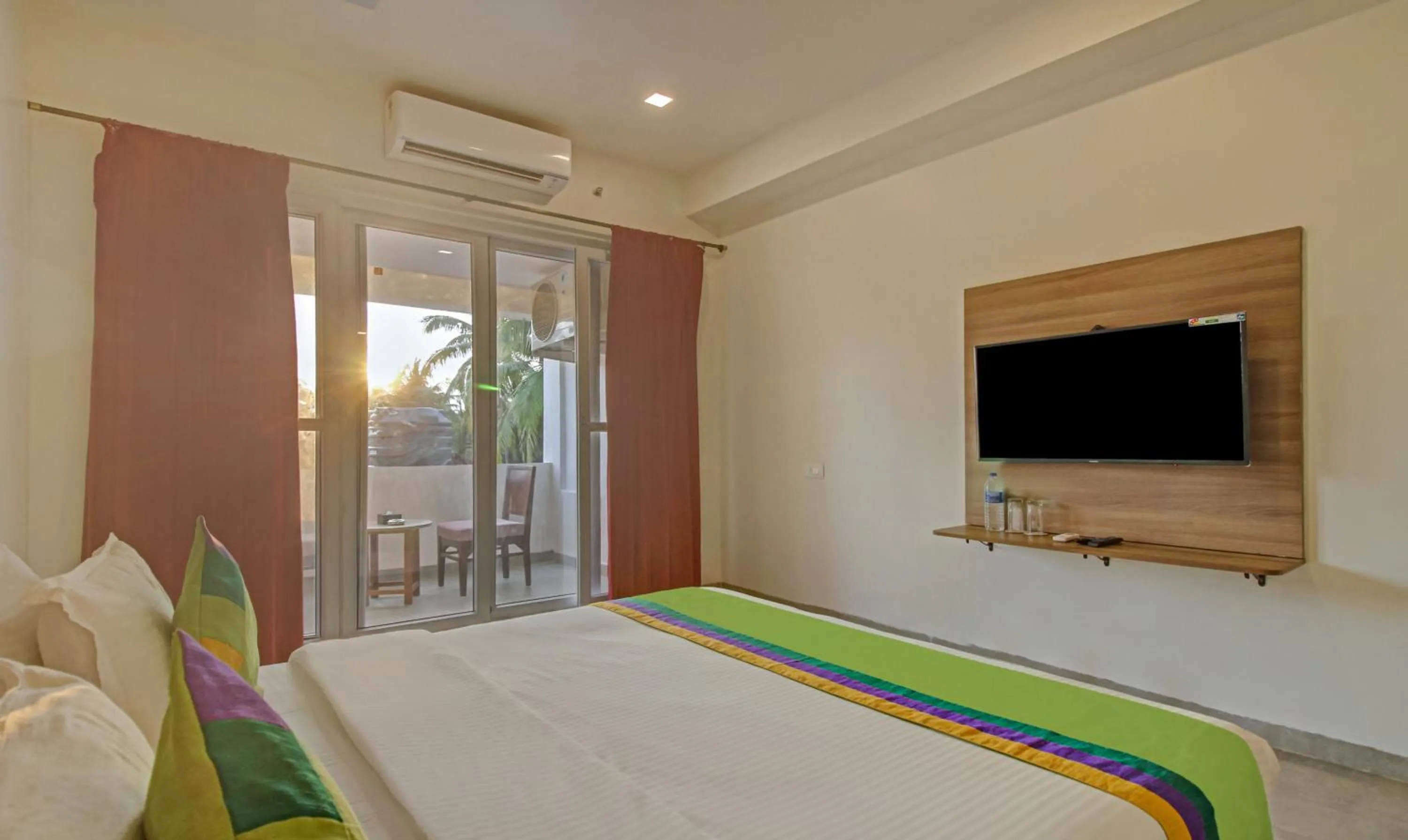 Bedroom in Itsy Hotels Tao Residency, 2 Minutes Walk From Baga Beach