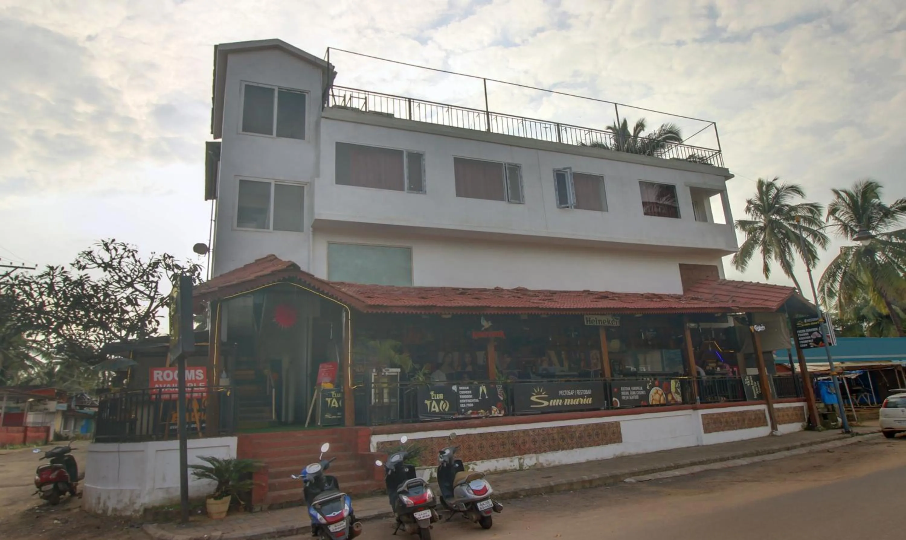 Property building in Itsy Hotels Tao Residency, 2 Minutes Walk From Baga Beach