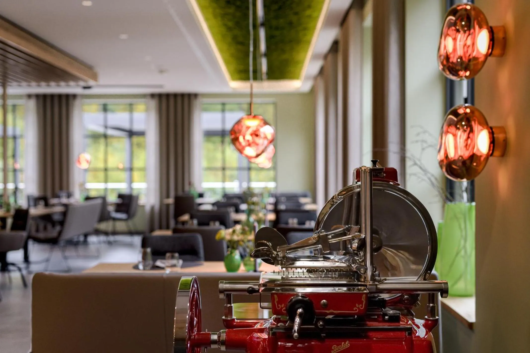 Restaurant/places to eat in Hotel VierJahreszeiten am Seilersee