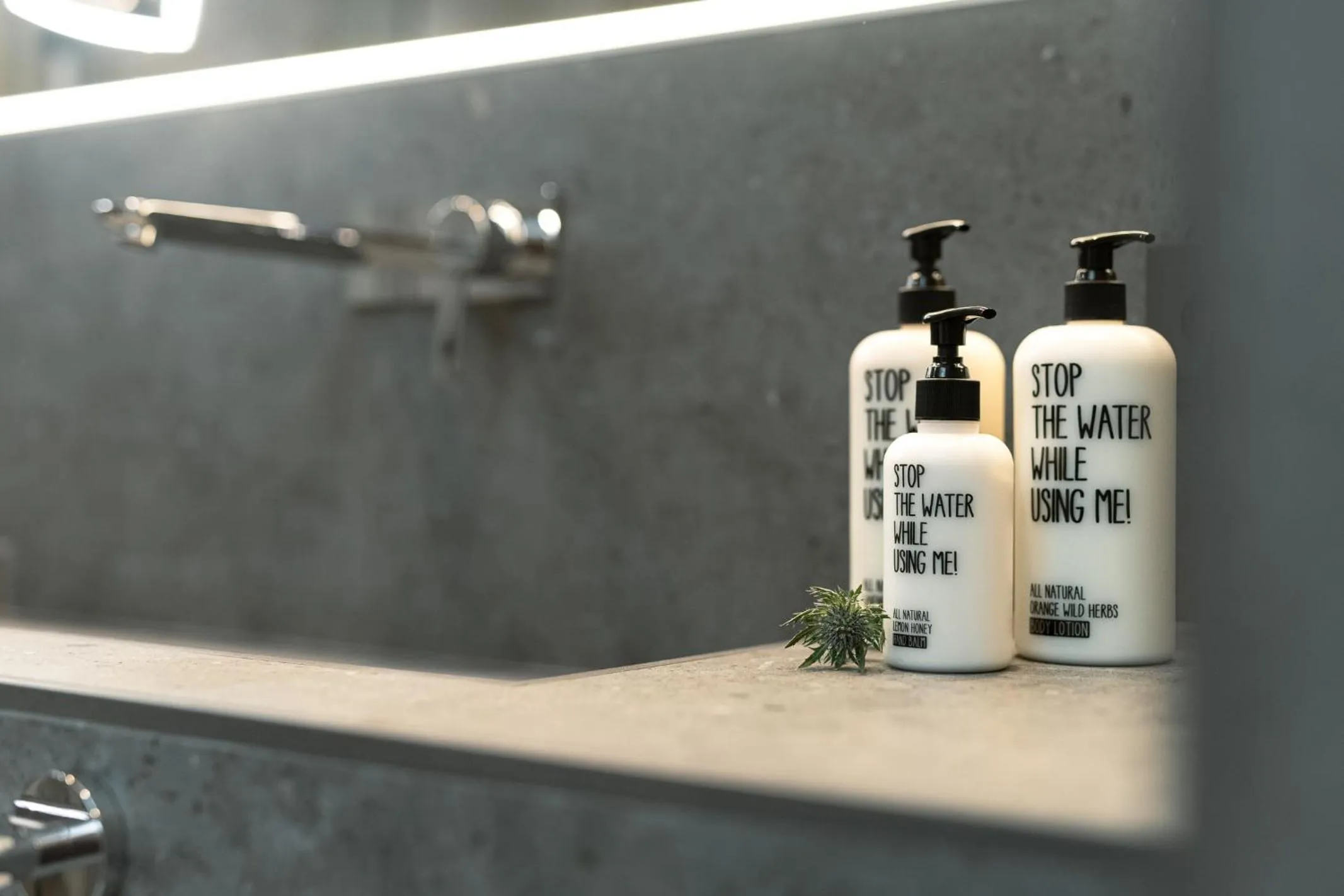 Bathroom in Hotel VierJahreszeiten am Seilersee