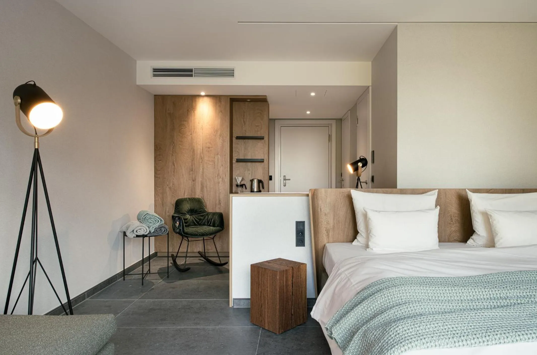 Photo of the whole room, Bed in Hotel VierJahreszeiten am Seilersee