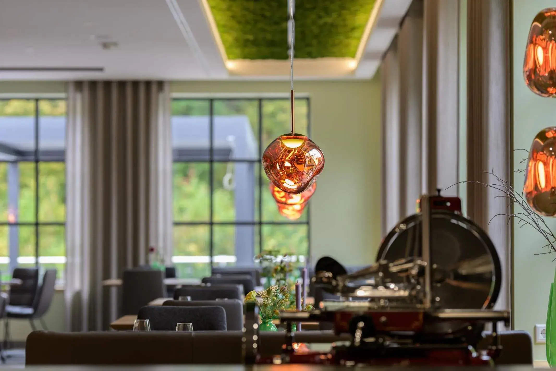 Restaurant/places to eat in Hotel VierJahreszeiten am Seilersee Restaurant/places to eat in Hotel VierJahreszeiten am Seilersee