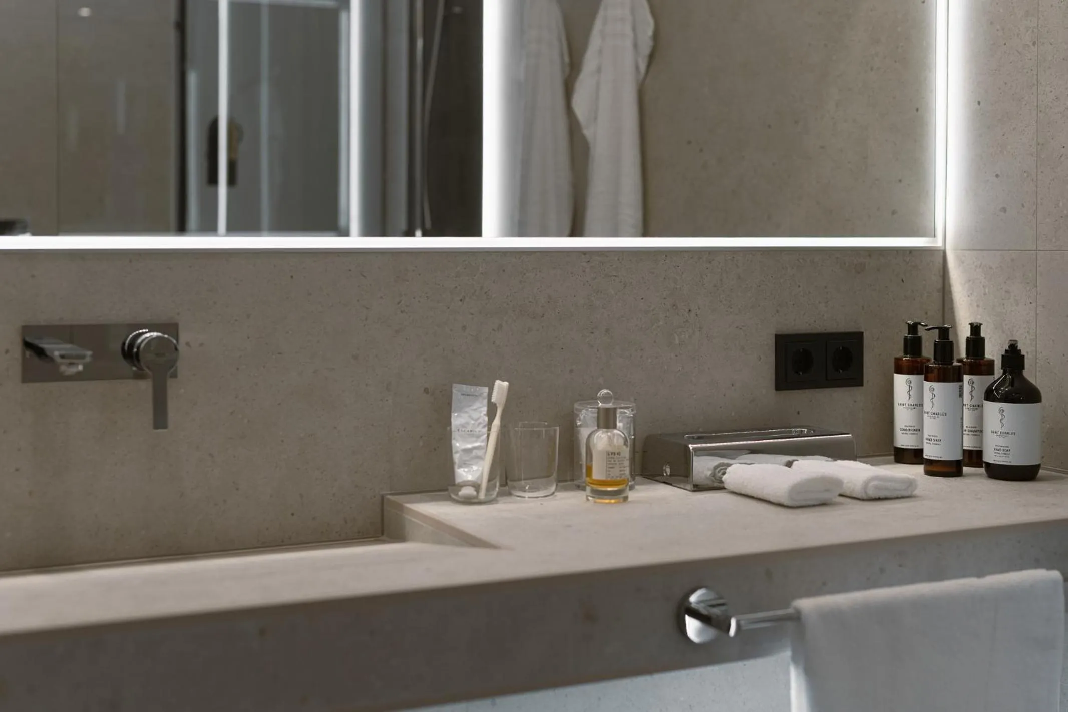 Bathroom in Hotel VierJahreszeiten am Seilersee