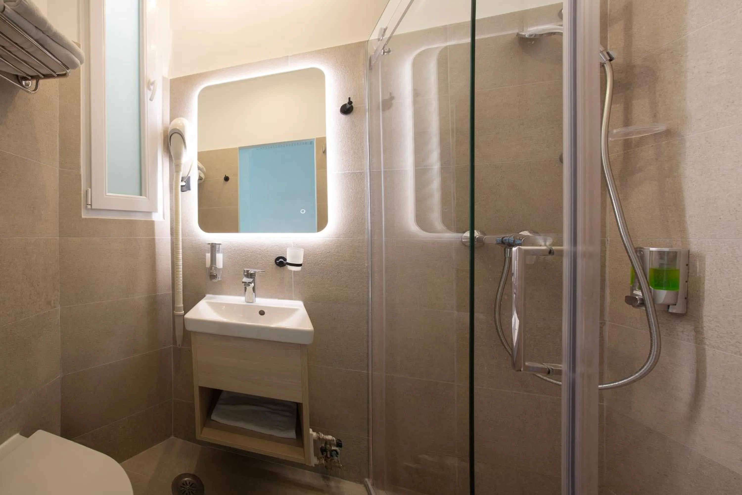 Shower in HOTEL SISSY