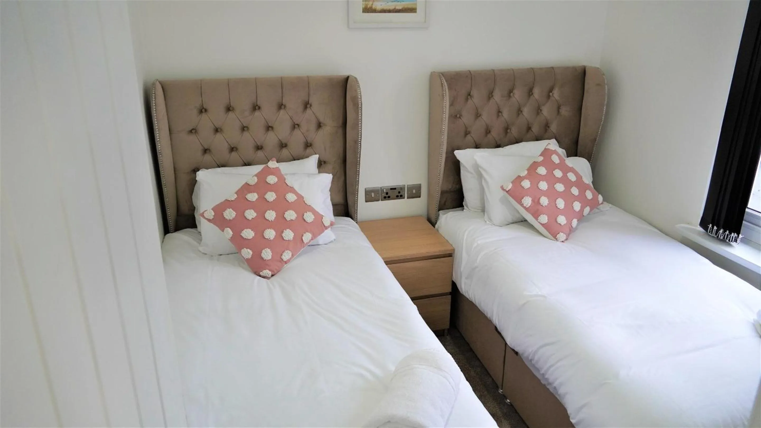 Bedroom, Bed in Cowper Townhouse