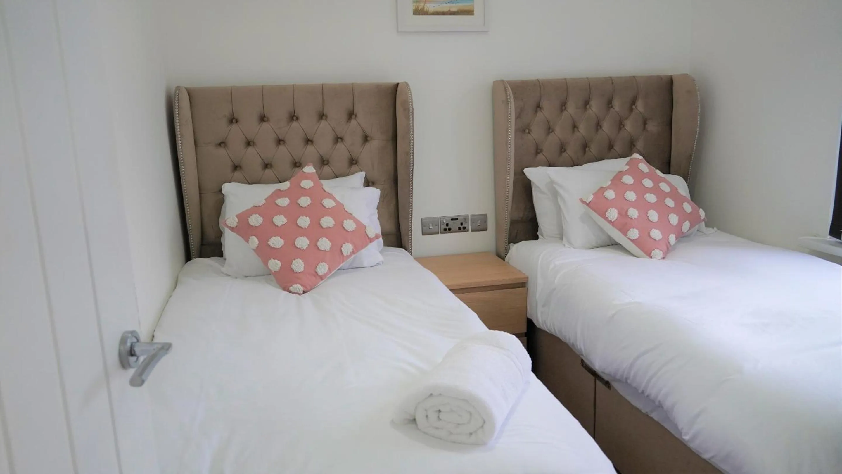 Bedroom, Bed in Cowper Townhouse