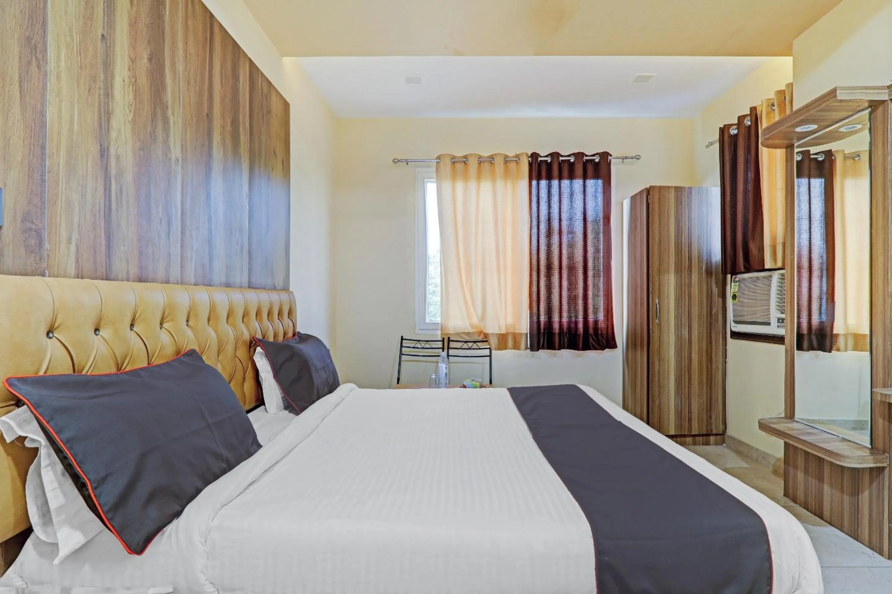 Bedroom, Bed in Townhouse Jayati Oasis Inn