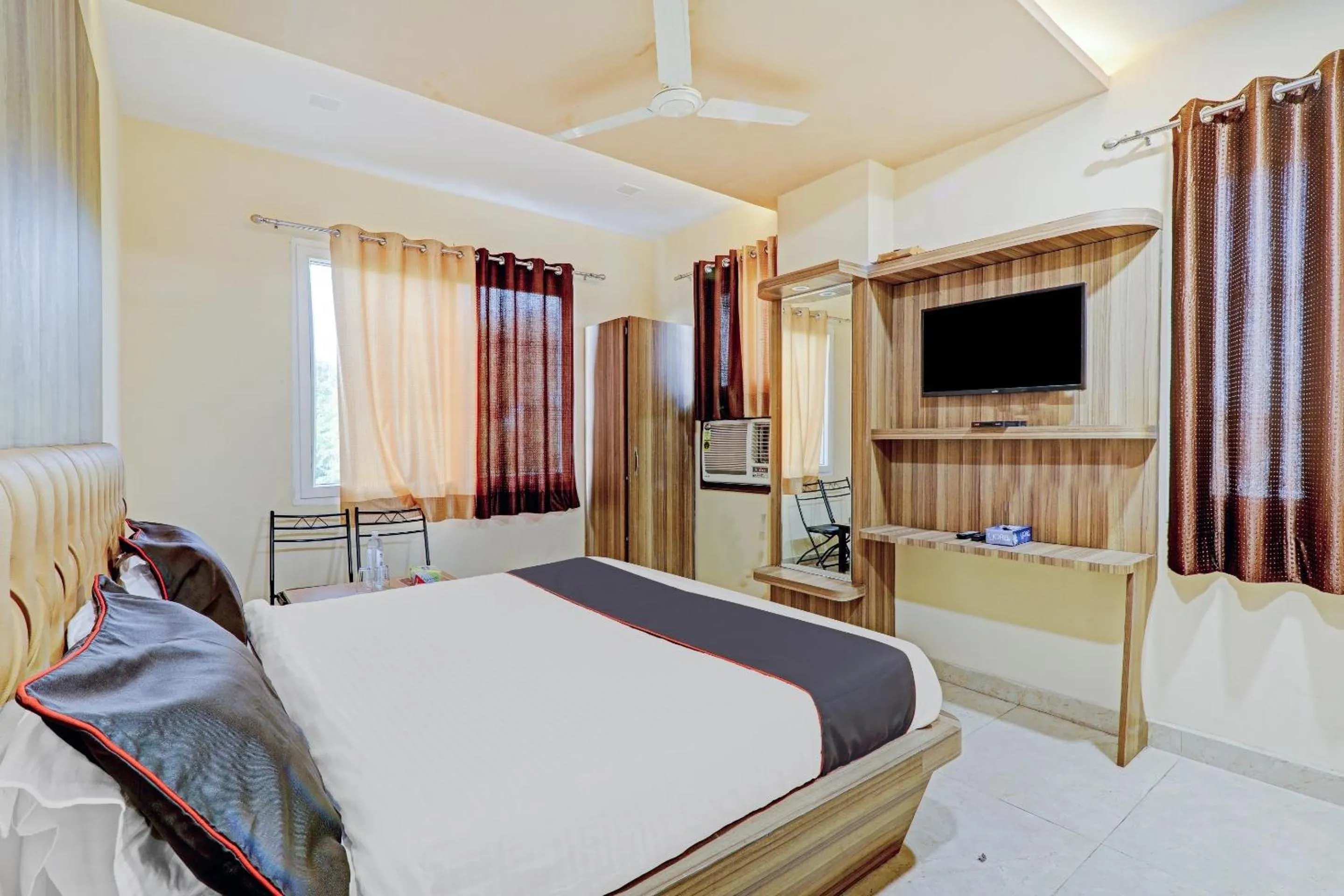 Bedroom in Townhouse Jayati Oasis Inn