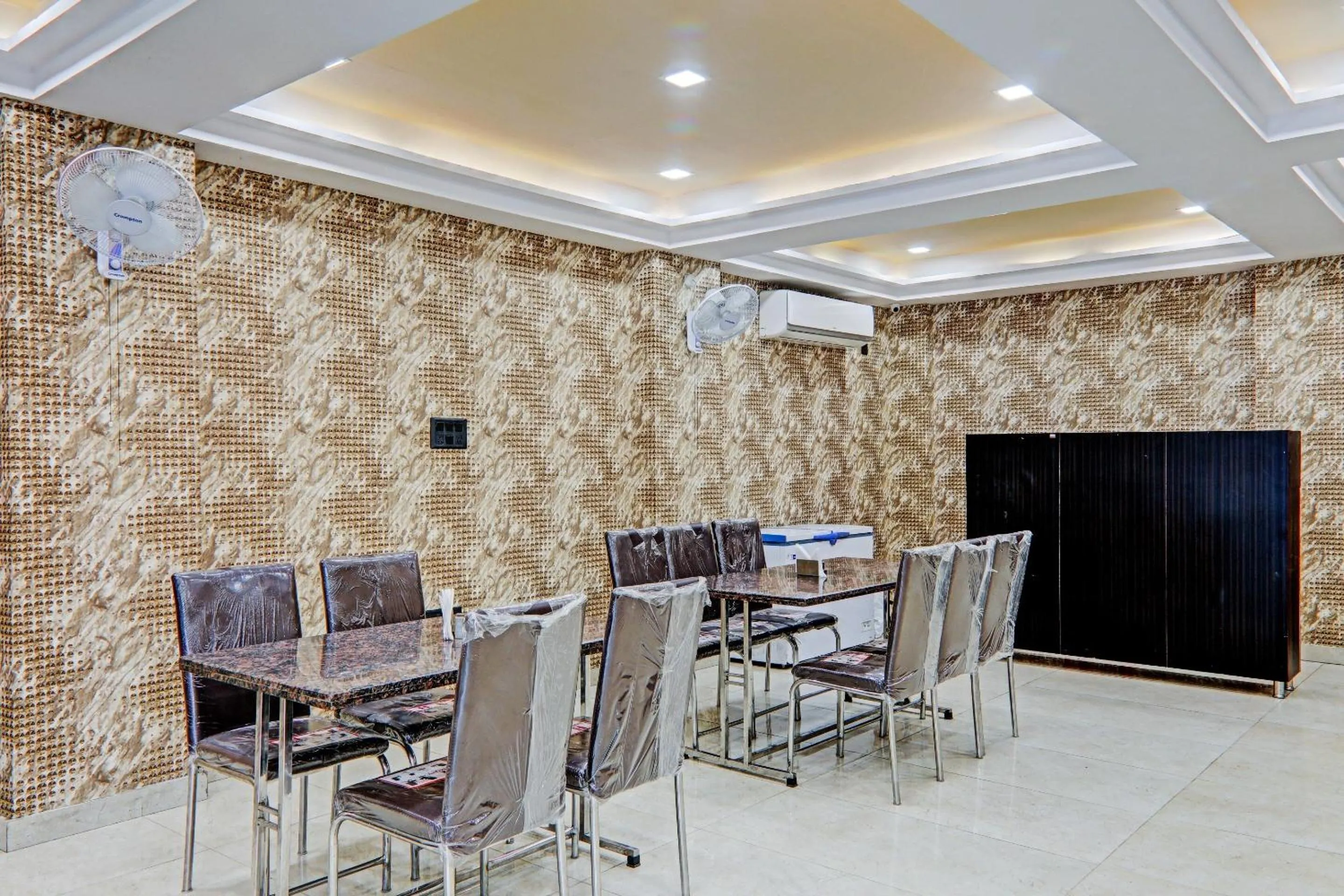 Facade/entrance in Townhouse Jayati Oasis Inn