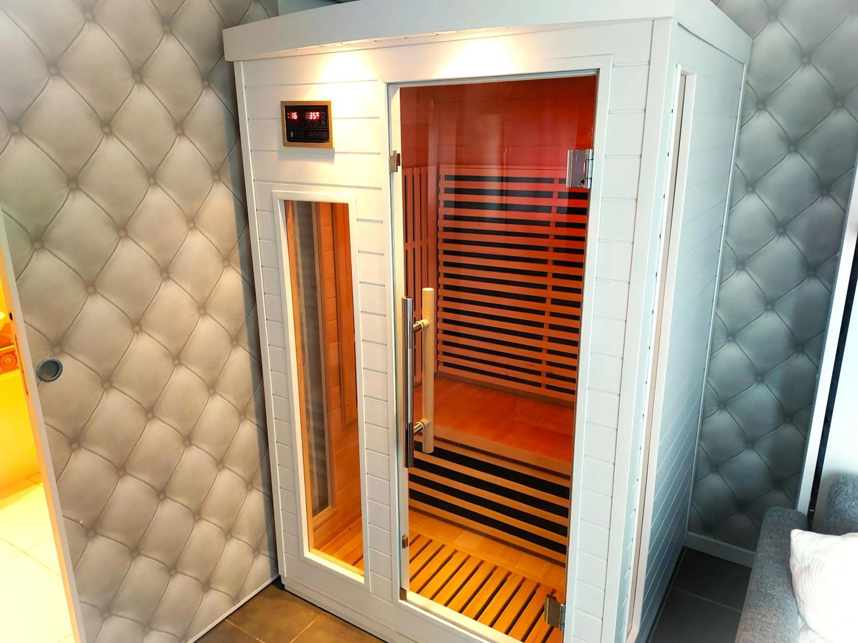 Sauna in Les Jardins de Bormes, hôtel adult only avec sauna & jacuzzi