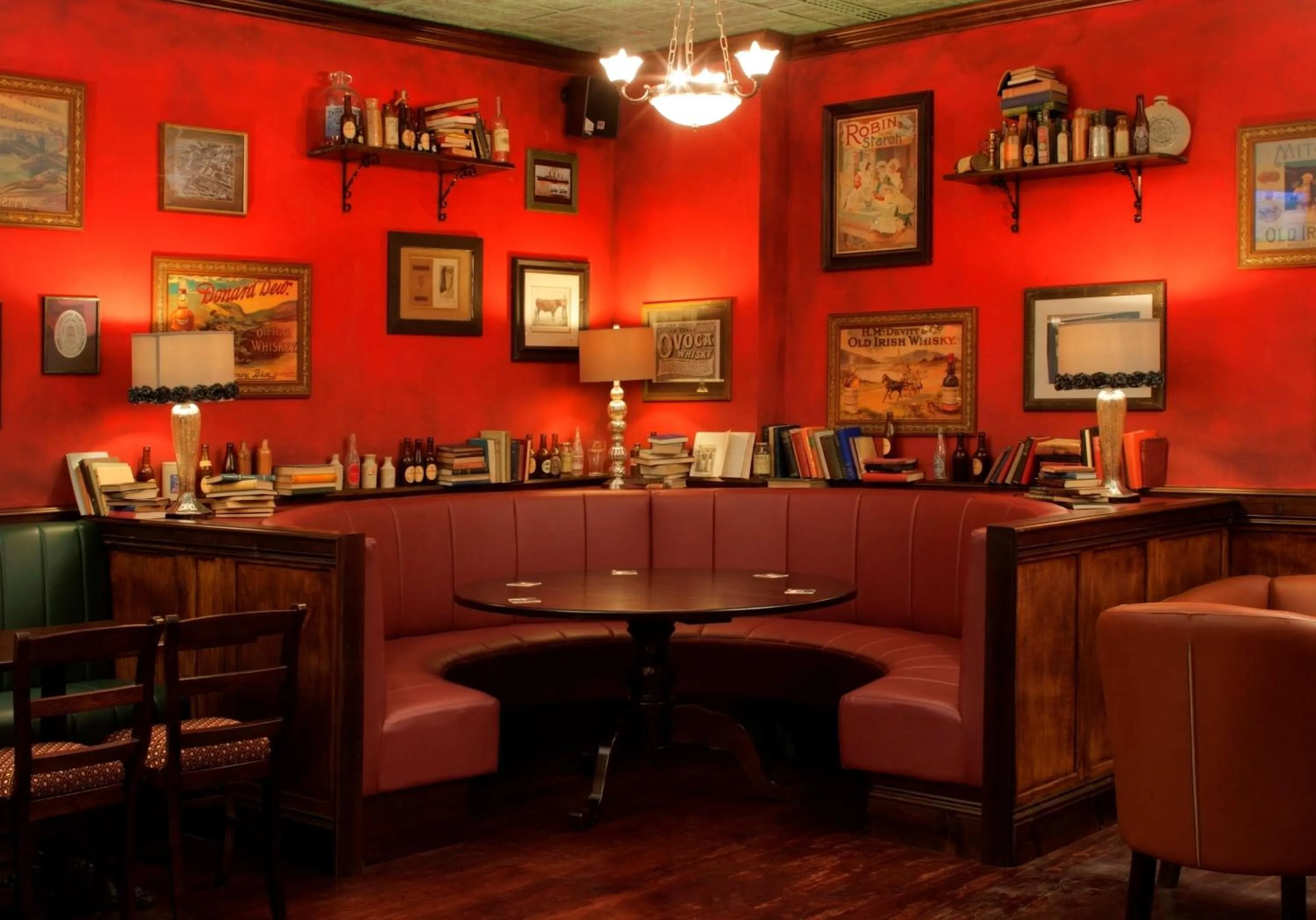 Lounge or bar in Radisson Blu Hotel, Muscat