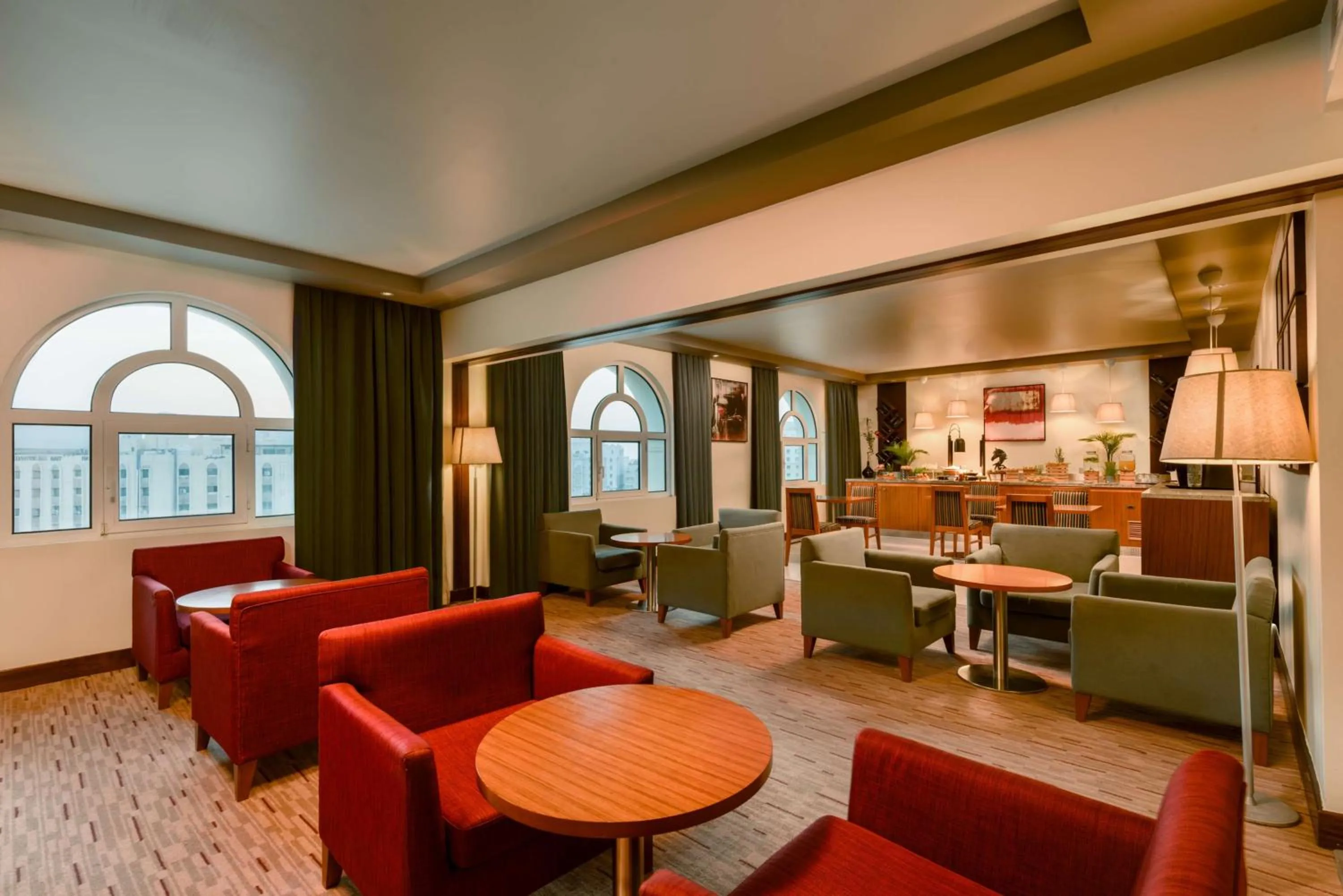 Lounge or bar in Radisson Blu Hotel, Muscat