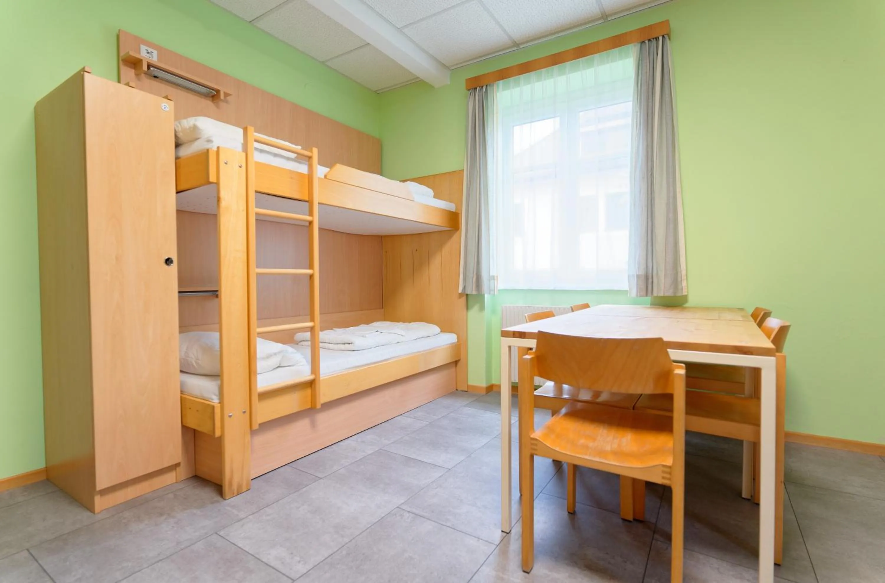 bunk bed, Bed in Radfahrerherberge Krems