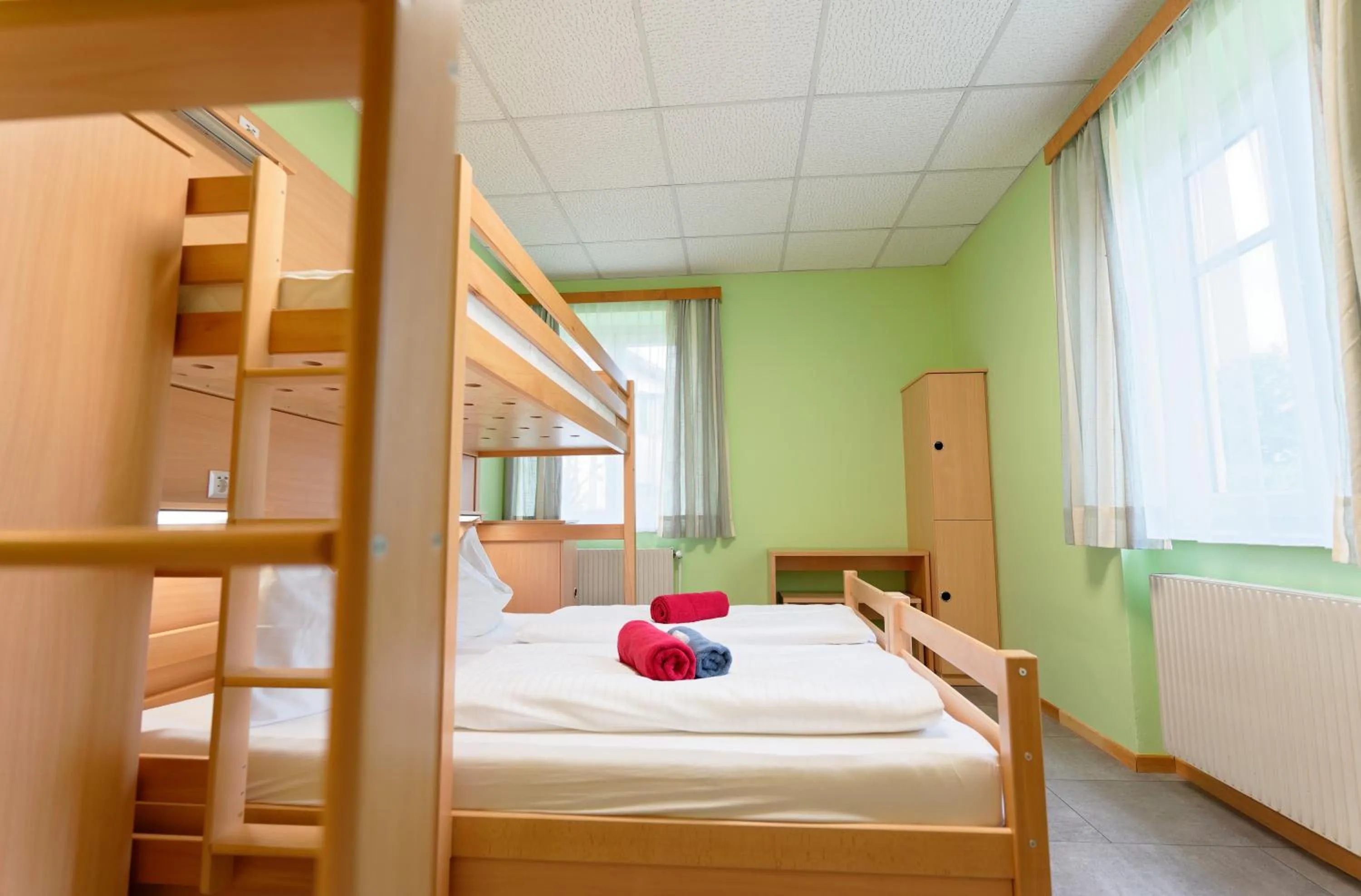 Photo of the whole room, Bed in Radfahrerherberge Krems